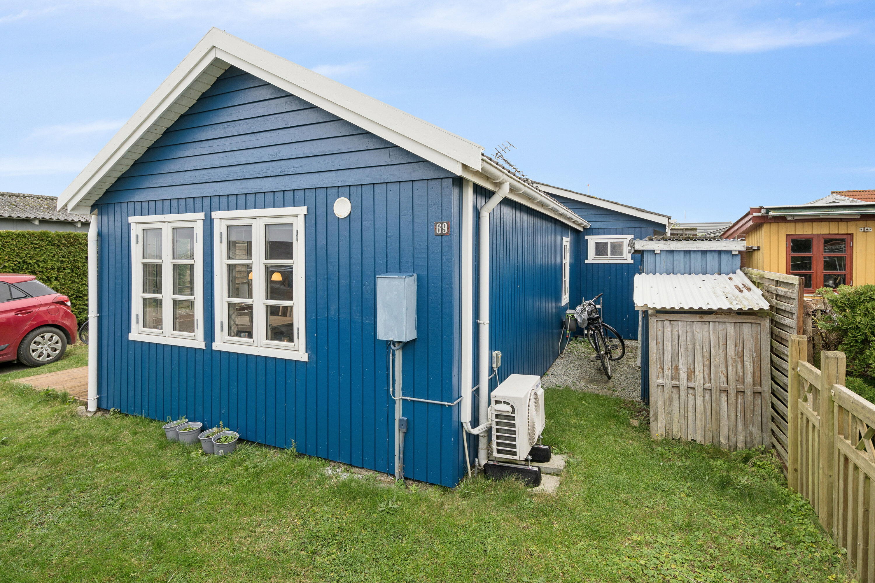 Fremhævet set fra haven billede i fuldskærmstilstand. Billede af Lodsvej 69, 4736 Karrebæksminde