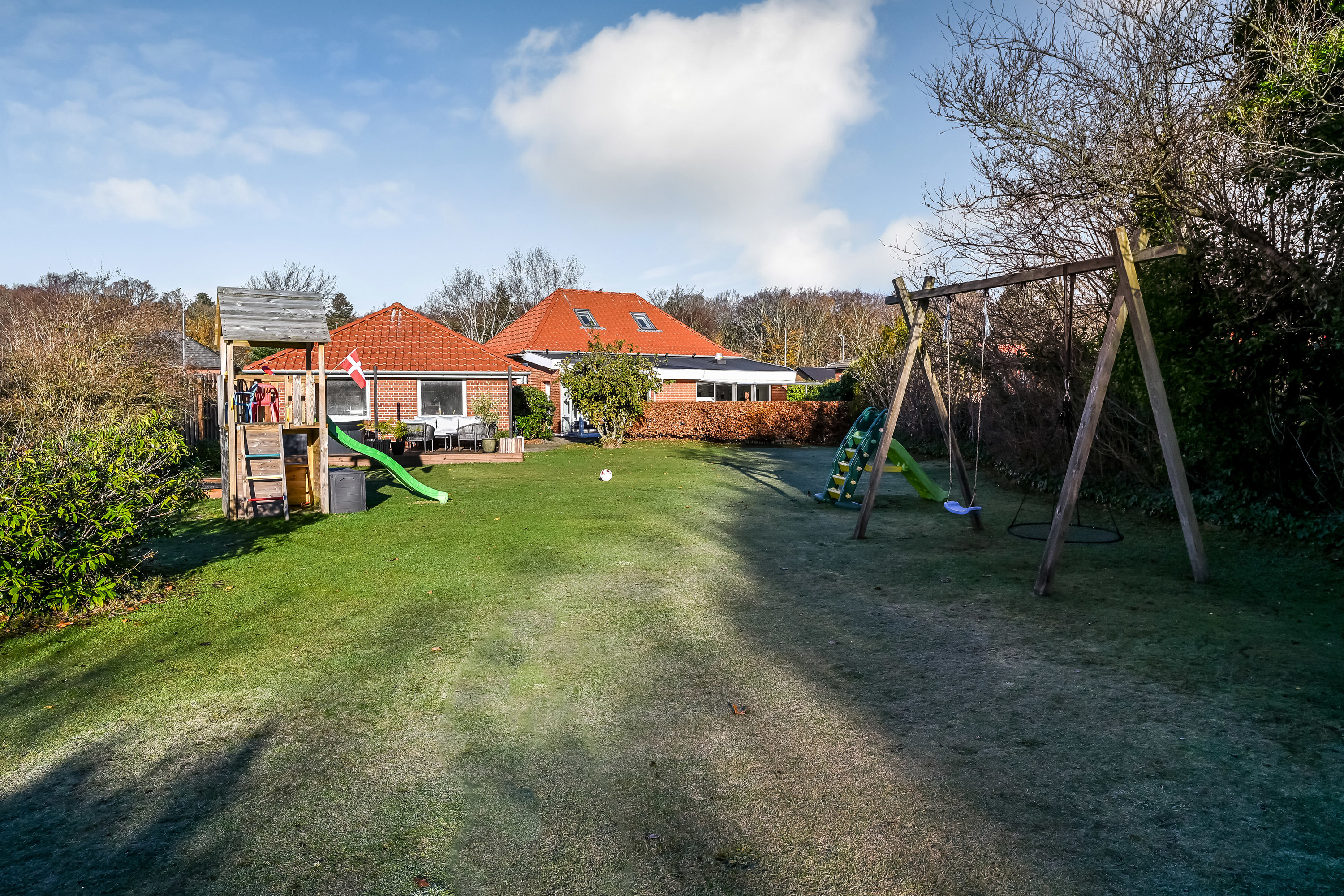 Fremhævet have billede i fuldskærmstilstand. Billede af Strandvejen 15, 6840 Oksbøl