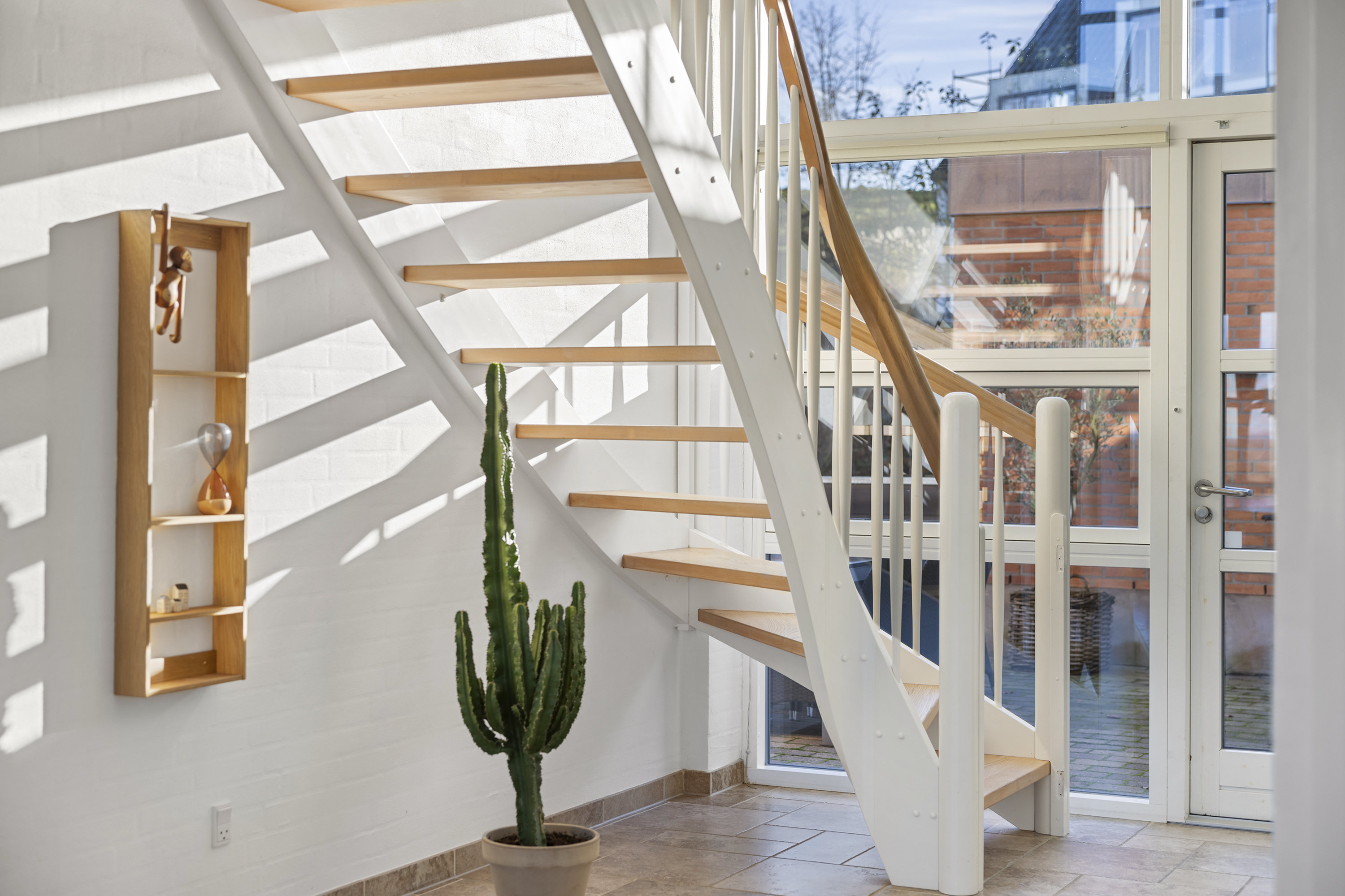 Fremhævet trappe billede i fuldskærmstilstand. Billede af Østeråsene 42, 9900 Frederikshavn