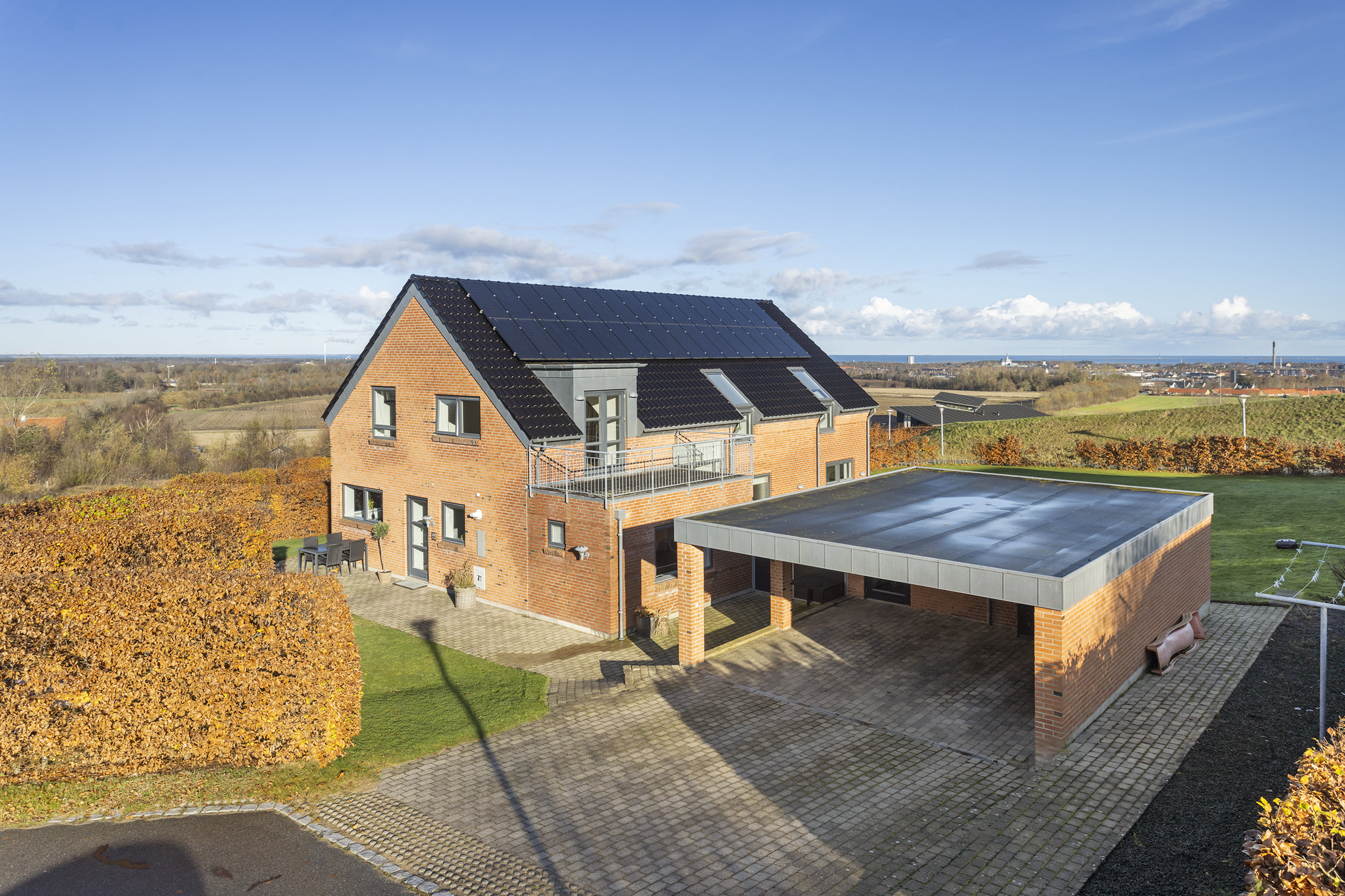 Fremhævet facade billede i fuldskærmstilstand. Billede af Østeråsene 42, 9900 Frederikshavn