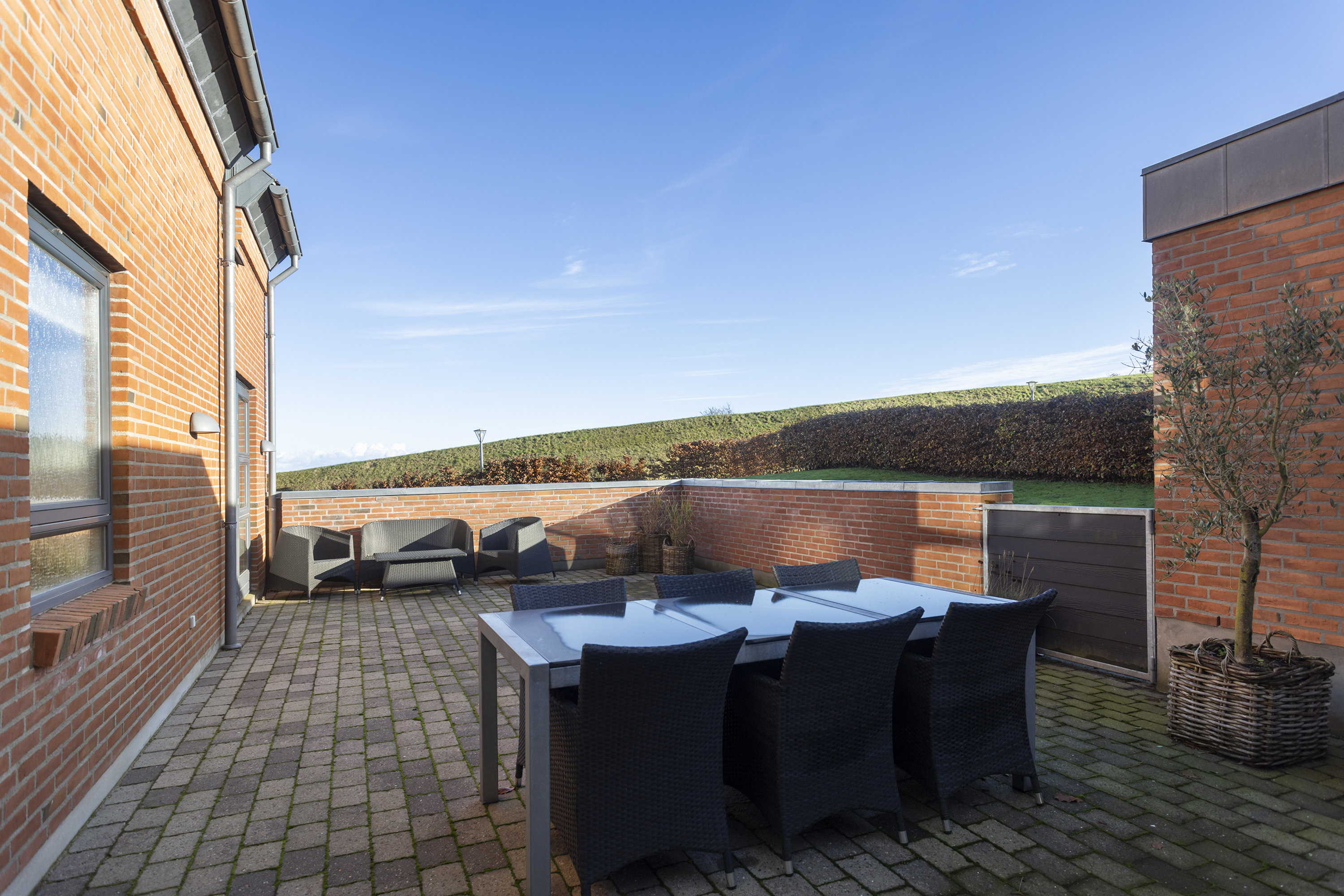 Fremhævet terrasse billede i fuldskærmstilstand. Billede af Østeråsene 42, 9900 Frederikshavn