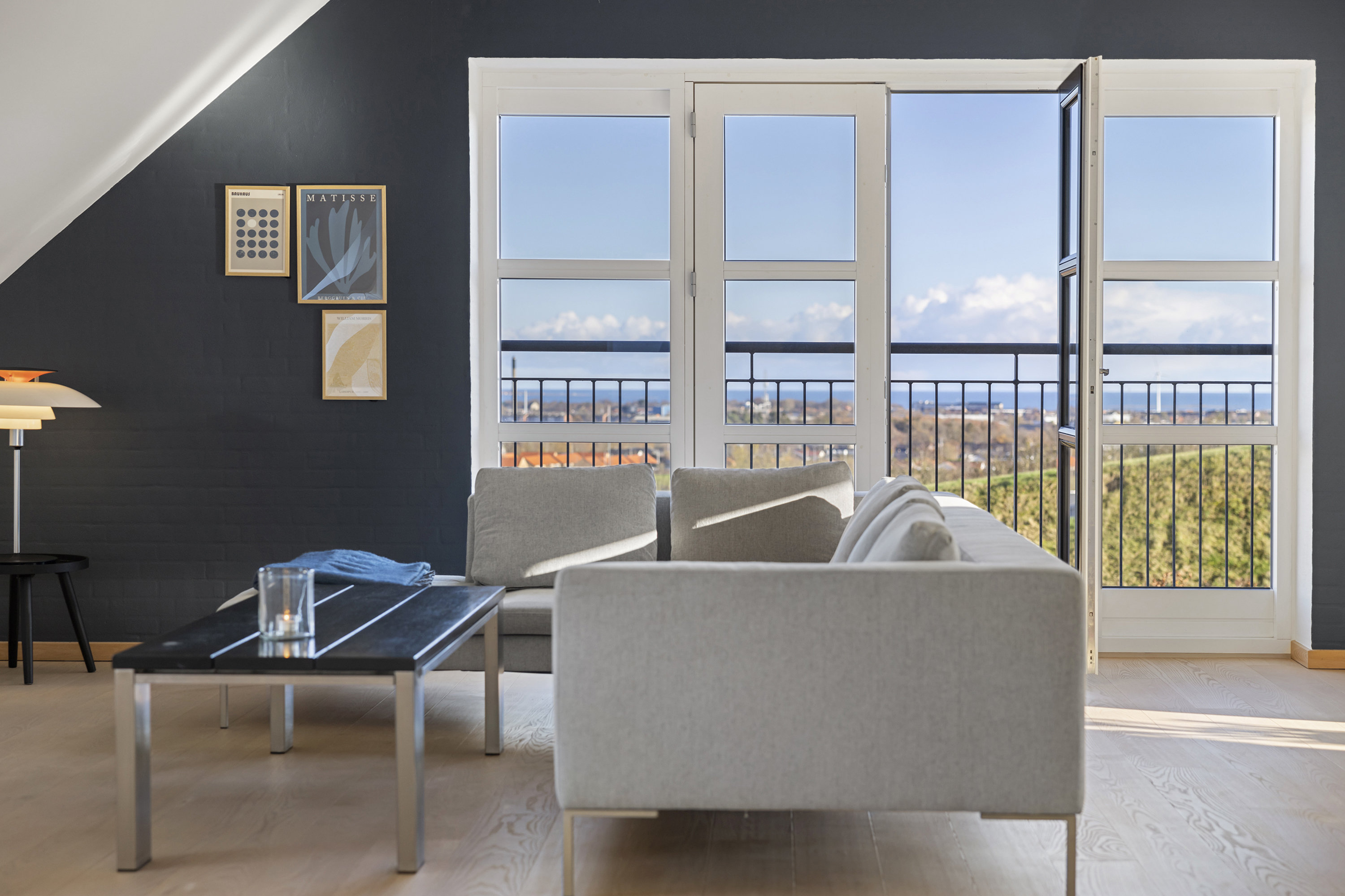 Fremhævet stue billede i fuldskærmstilstand. Billede af Østeråsene 42, 9900 Frederikshavn