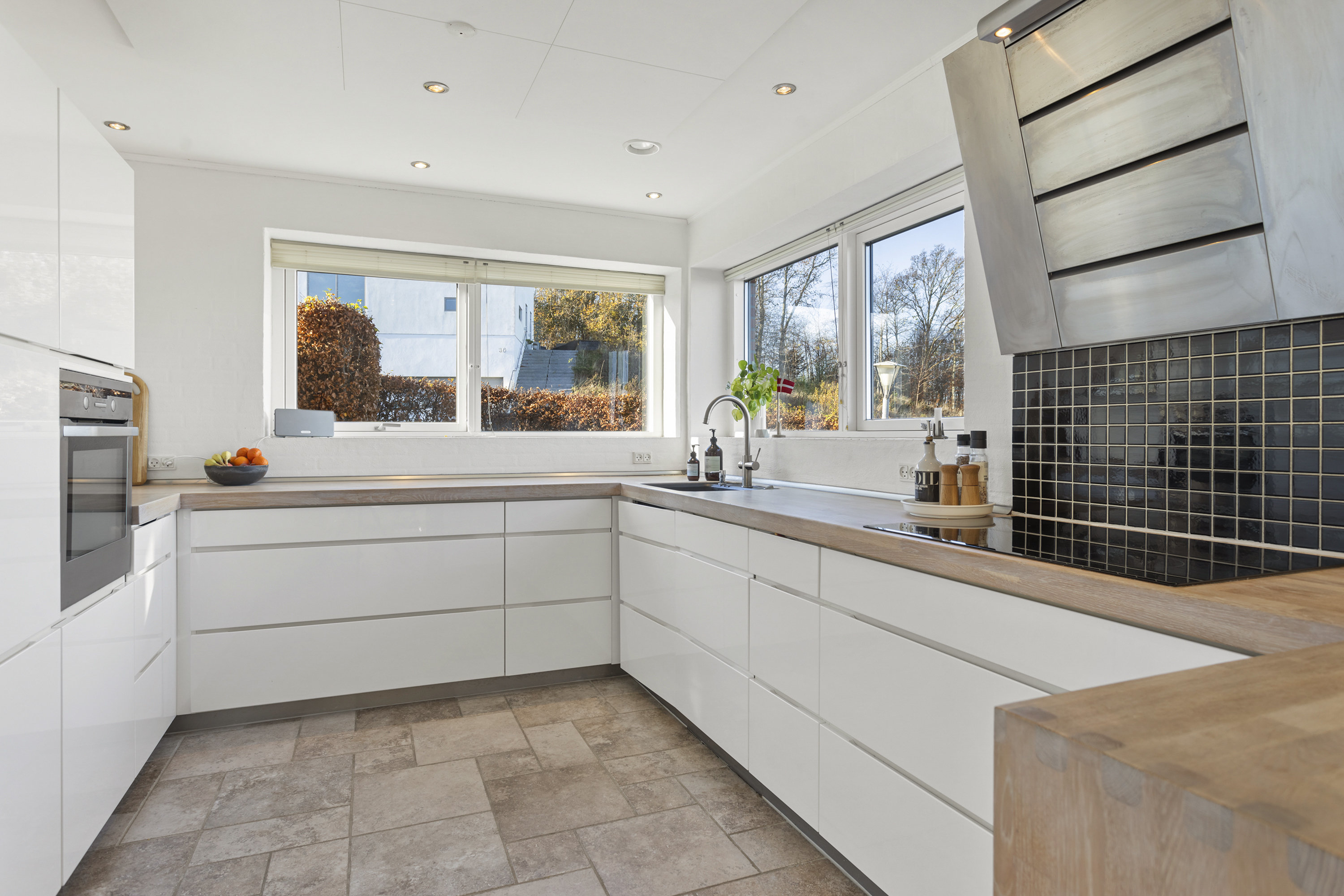 Fremhævet køkken billede i fuldskærmstilstand. Billede af Østeråsene 42, 9900 Frederikshavn