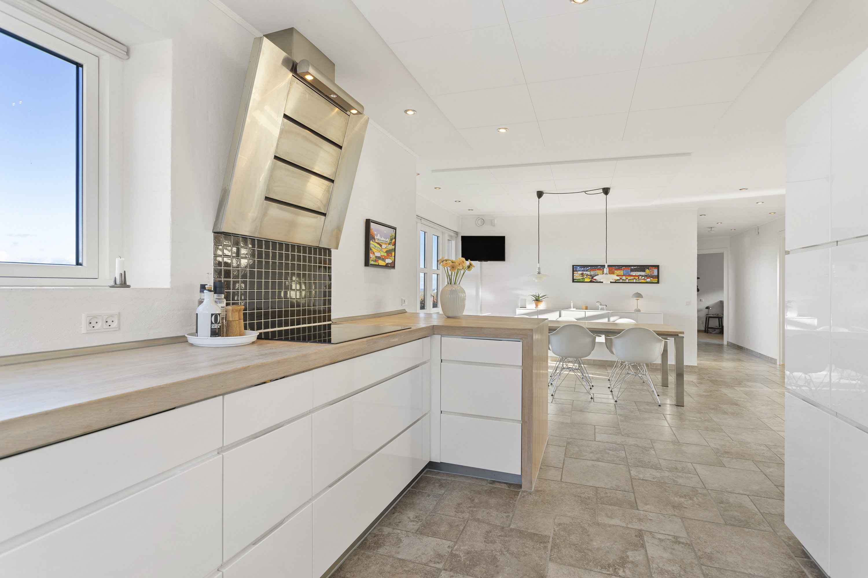 Fremhævet køkken billede i fuldskærmstilstand. Billede af Østeråsene 42, 9900 Frederikshavn