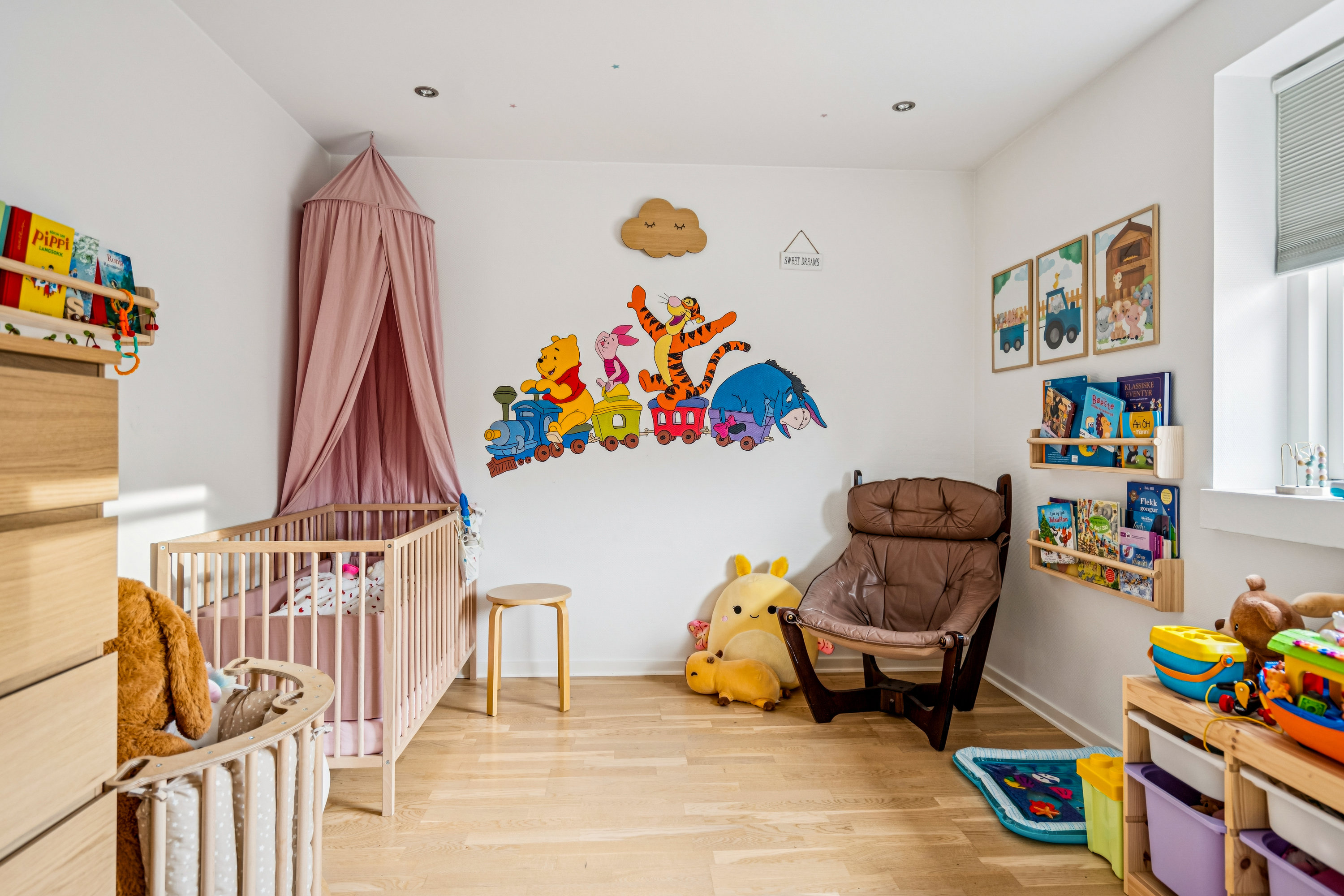 Fremhævet værelse billede i fuldskærmstilstand. Billede af Hans Jensens Alle 59, 9850 Hirtshals