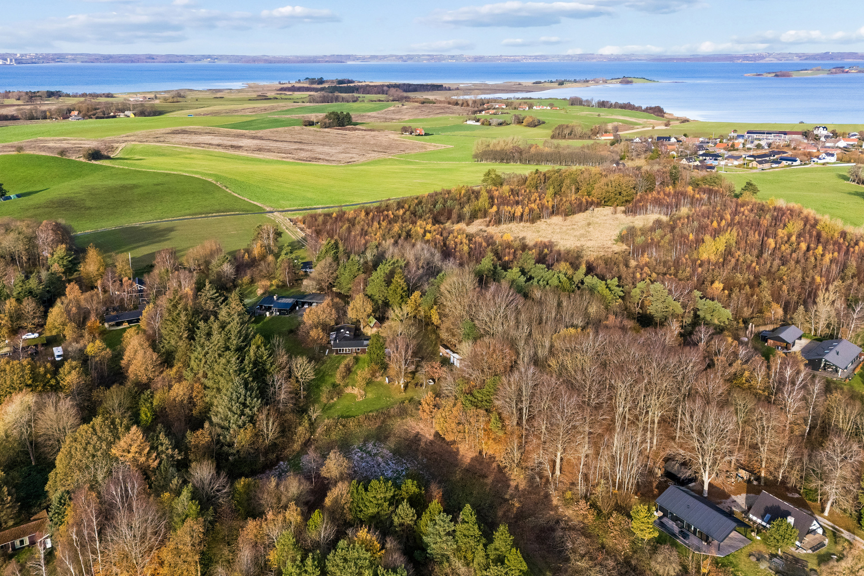 Fremhævet luftfoto billede i fuldskærmstilstand. Billede af Agavevej 32B, Begtrup Vig, 8420 Knebel
