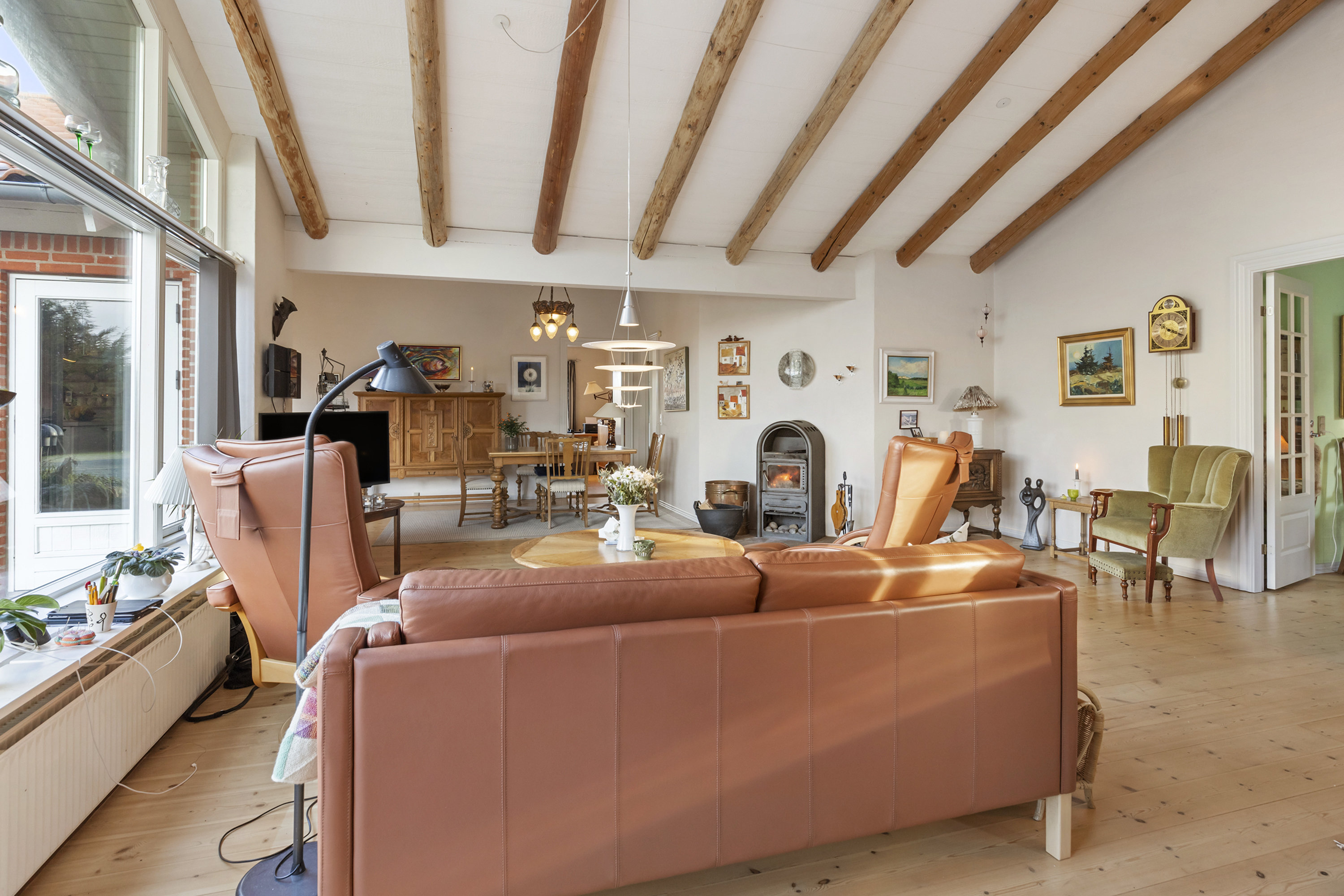 Fremhævet stue billede i fuldskærmstilstand. Billede af Foldbjergvej 63, 9760 Vrå