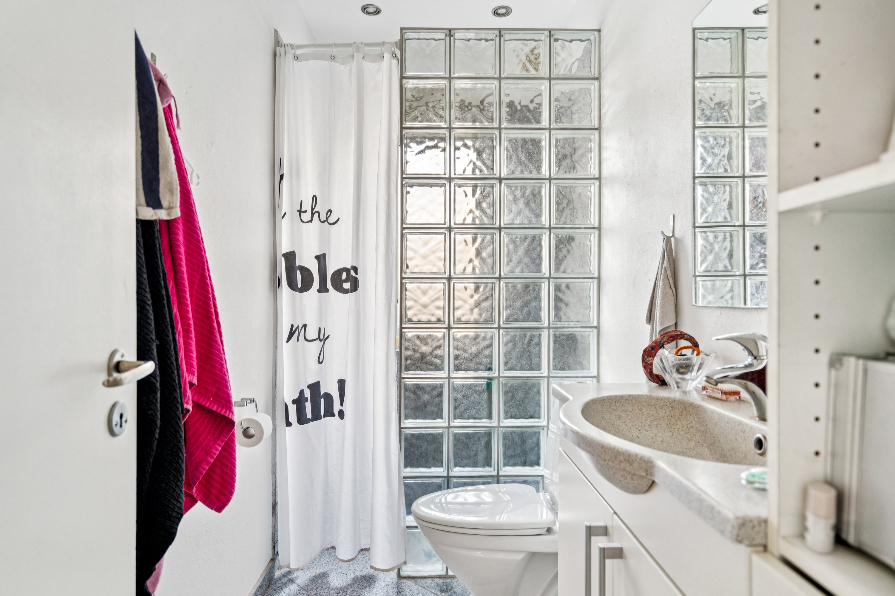 Fremhævet badeværelse billede i fuldskærmstilstand. Billede af Højersgade 19B, 9850 Hirtshals