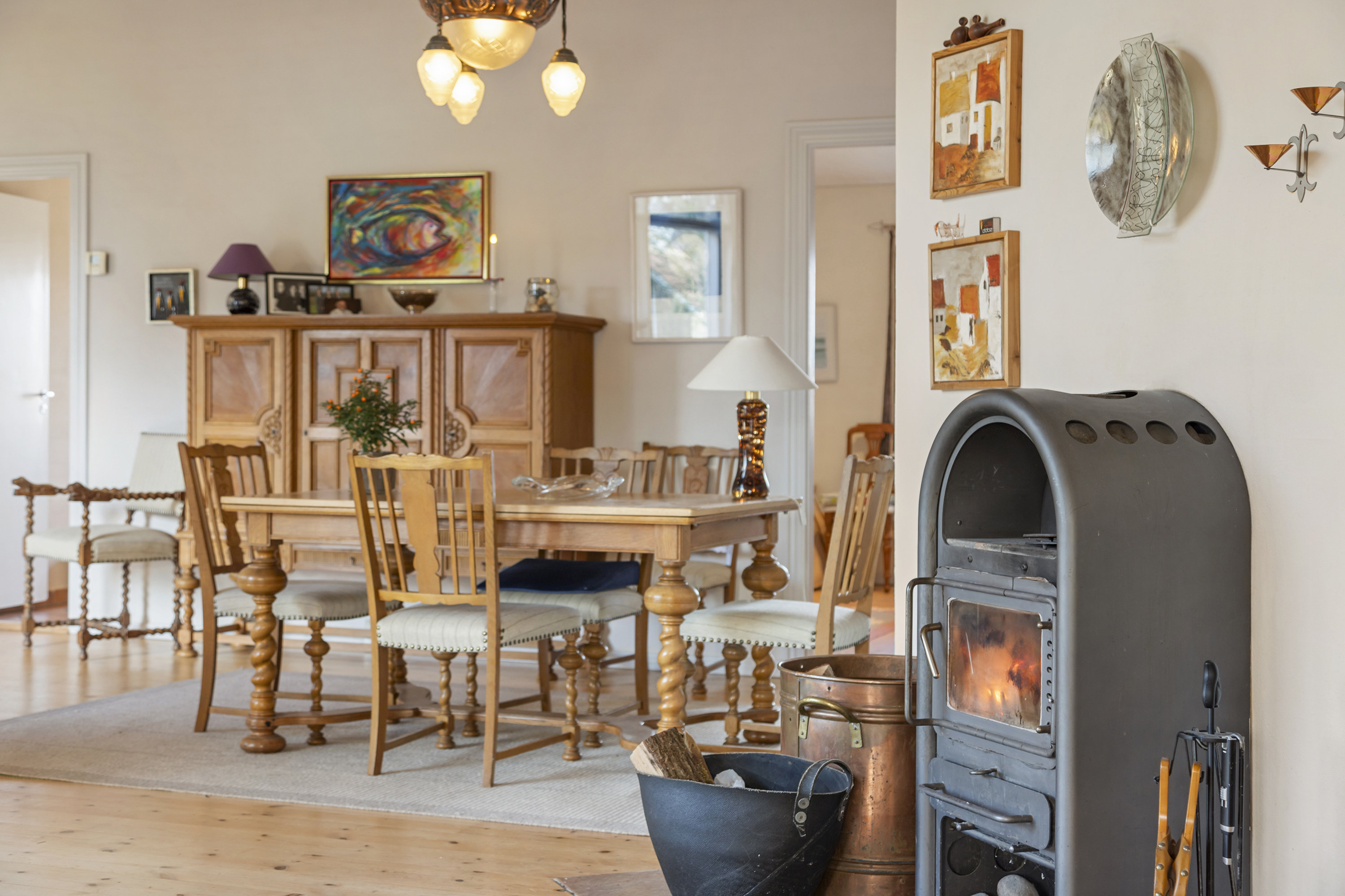 Fremhævet stue billede i fuldskærmstilstand. Billede af Foldbjergvej 63, 9760 Vrå