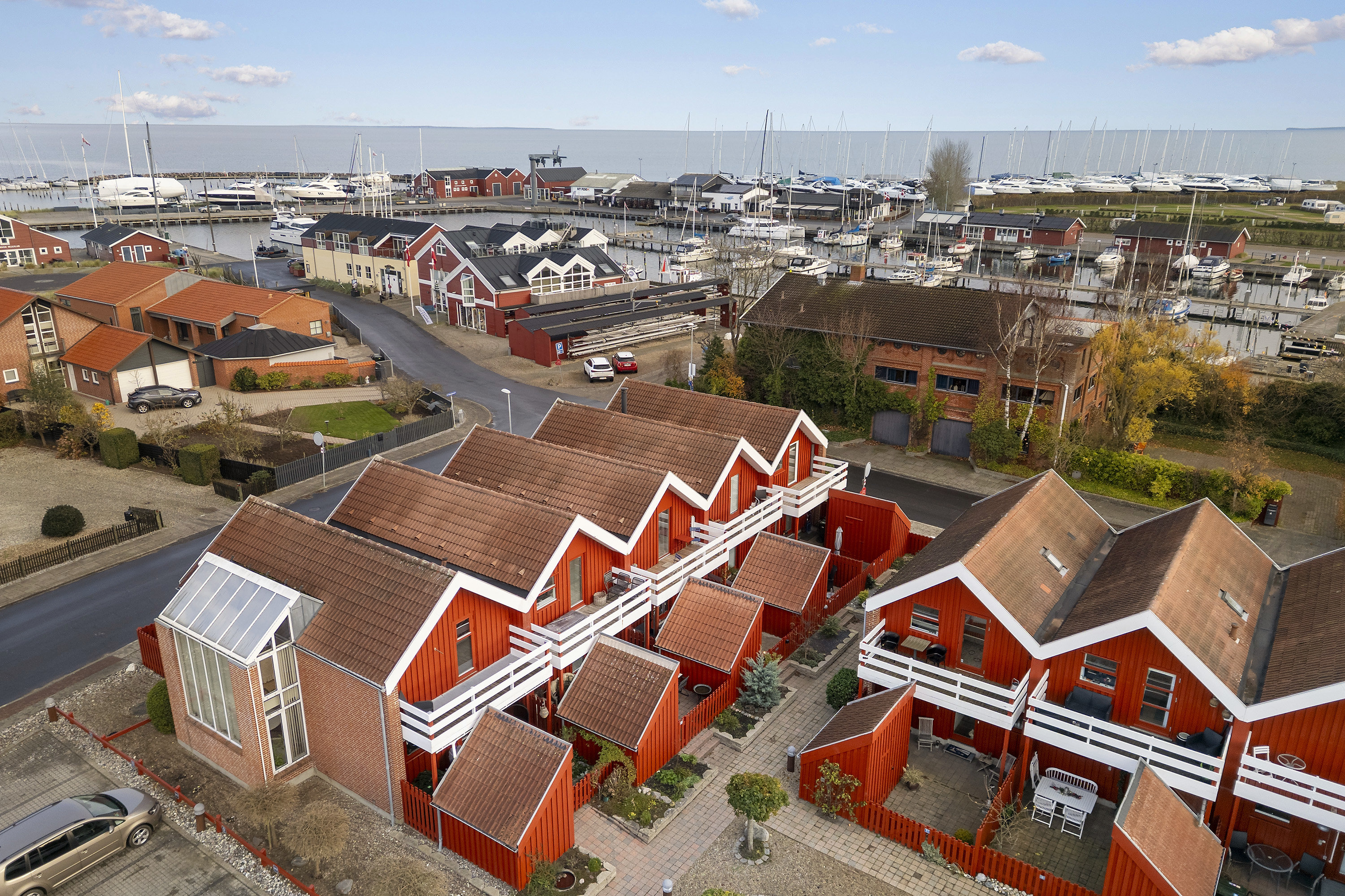 Fremhævet ejendommen billede i fuldskærmstilstand. Billede af Strandvejen 1E, 7130 Juelsminde