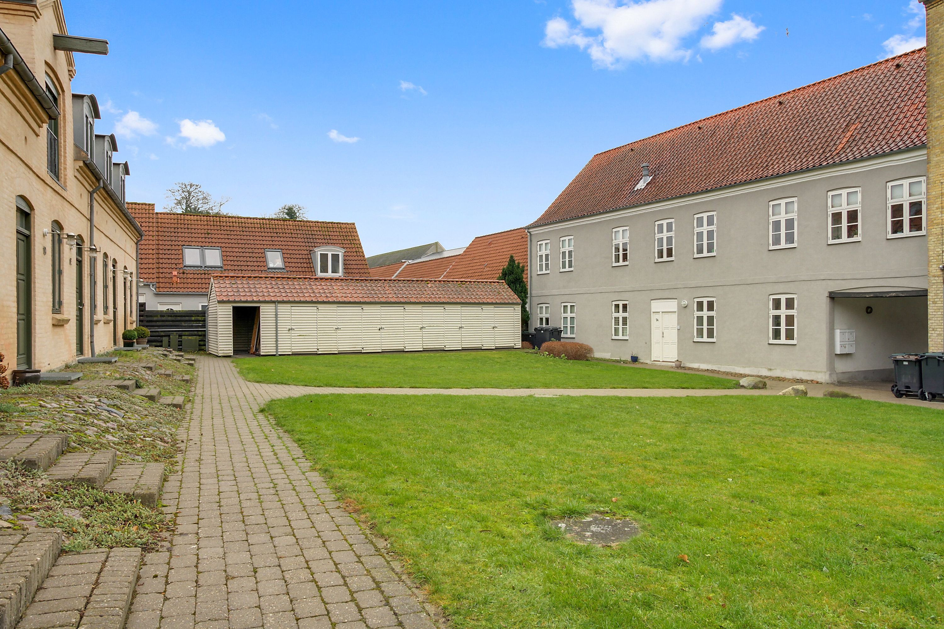 Fremhævet udendørs billede i fuldskærmstilstand. Billede af Skolegade 1B, Slagelse, 4200 Slagelse