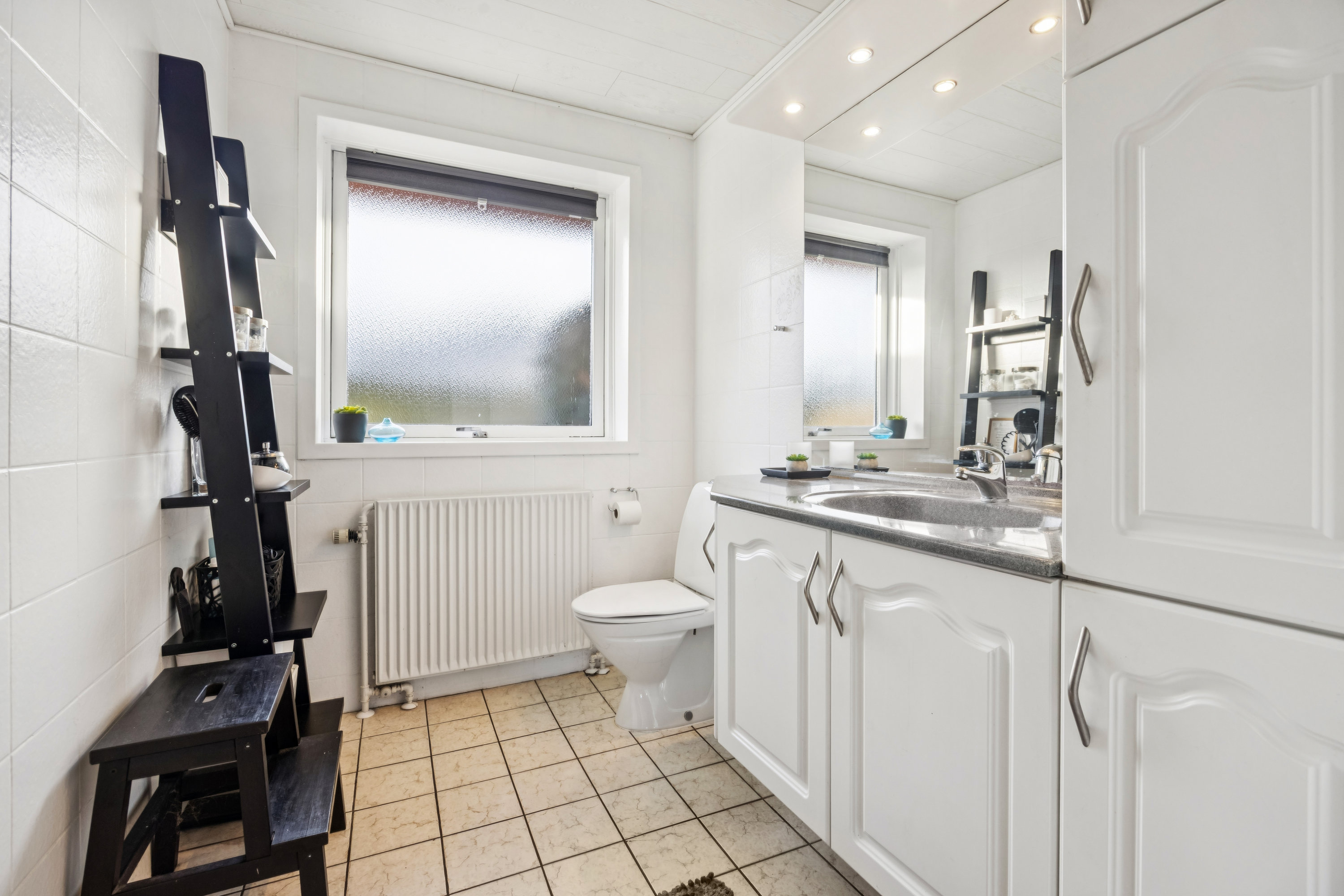 Fremhævet badeværelse billede i fuldskærmstilstand. Billede af Kuskgårdsvej 16, 9381 Sulsted