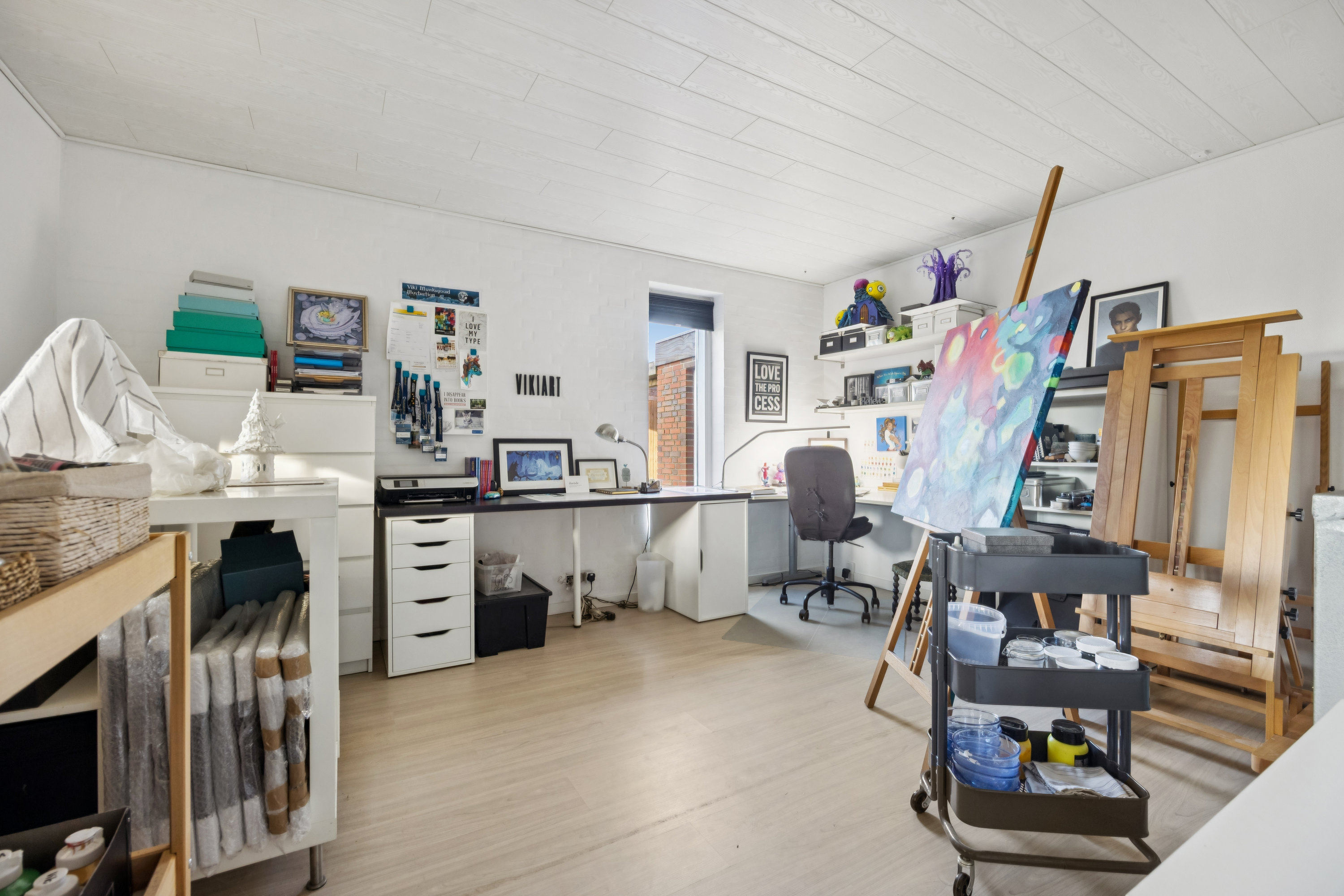 Fremhævet stue billede i fuldskærmstilstand. Billede af Kuskgårdsvej 16, 9381 Sulsted