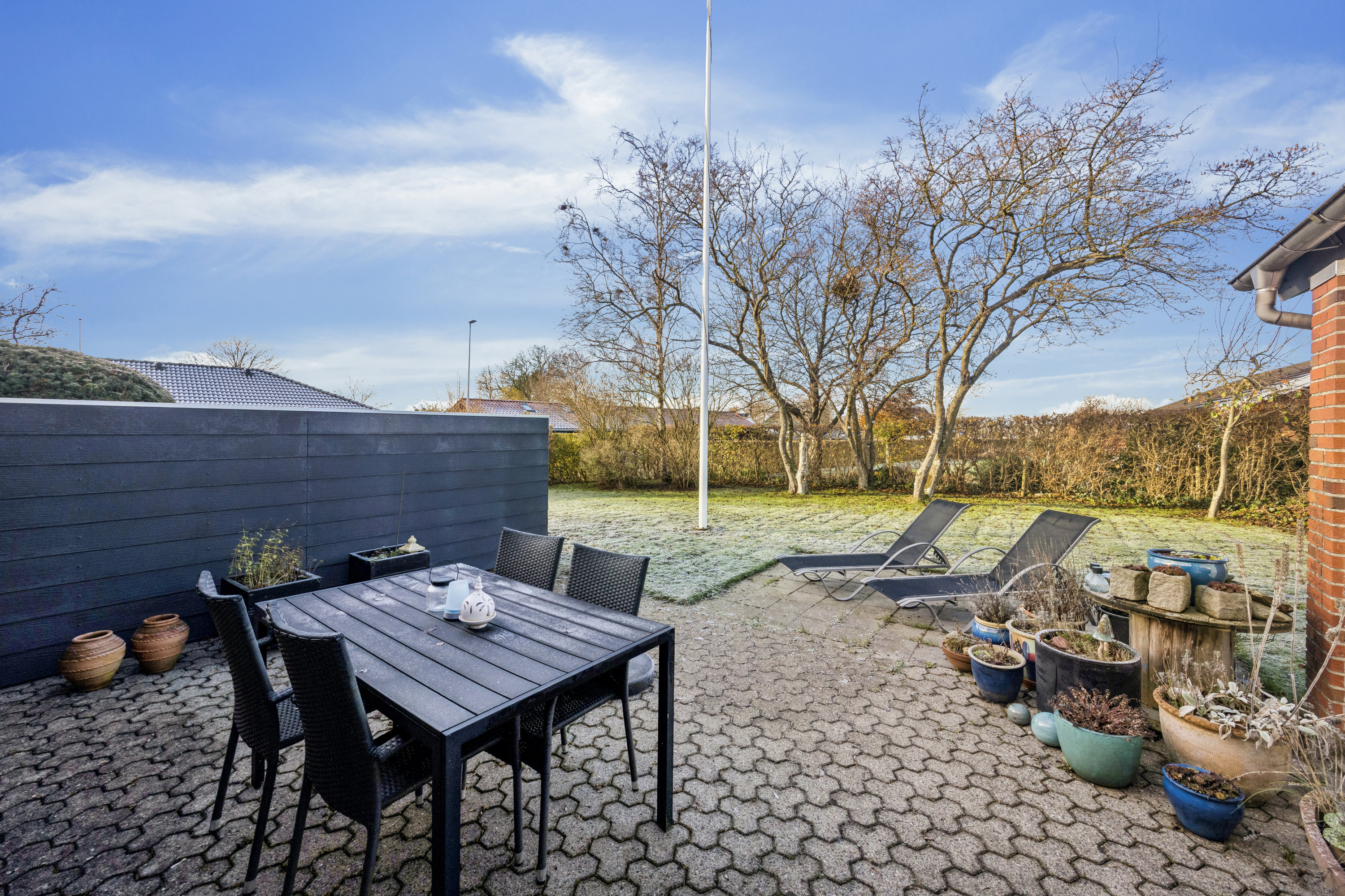 Fremhævet terrasse billede i fuldskærmstilstand. Billede af Kuskgårdsvej 16, 9381 Sulsted