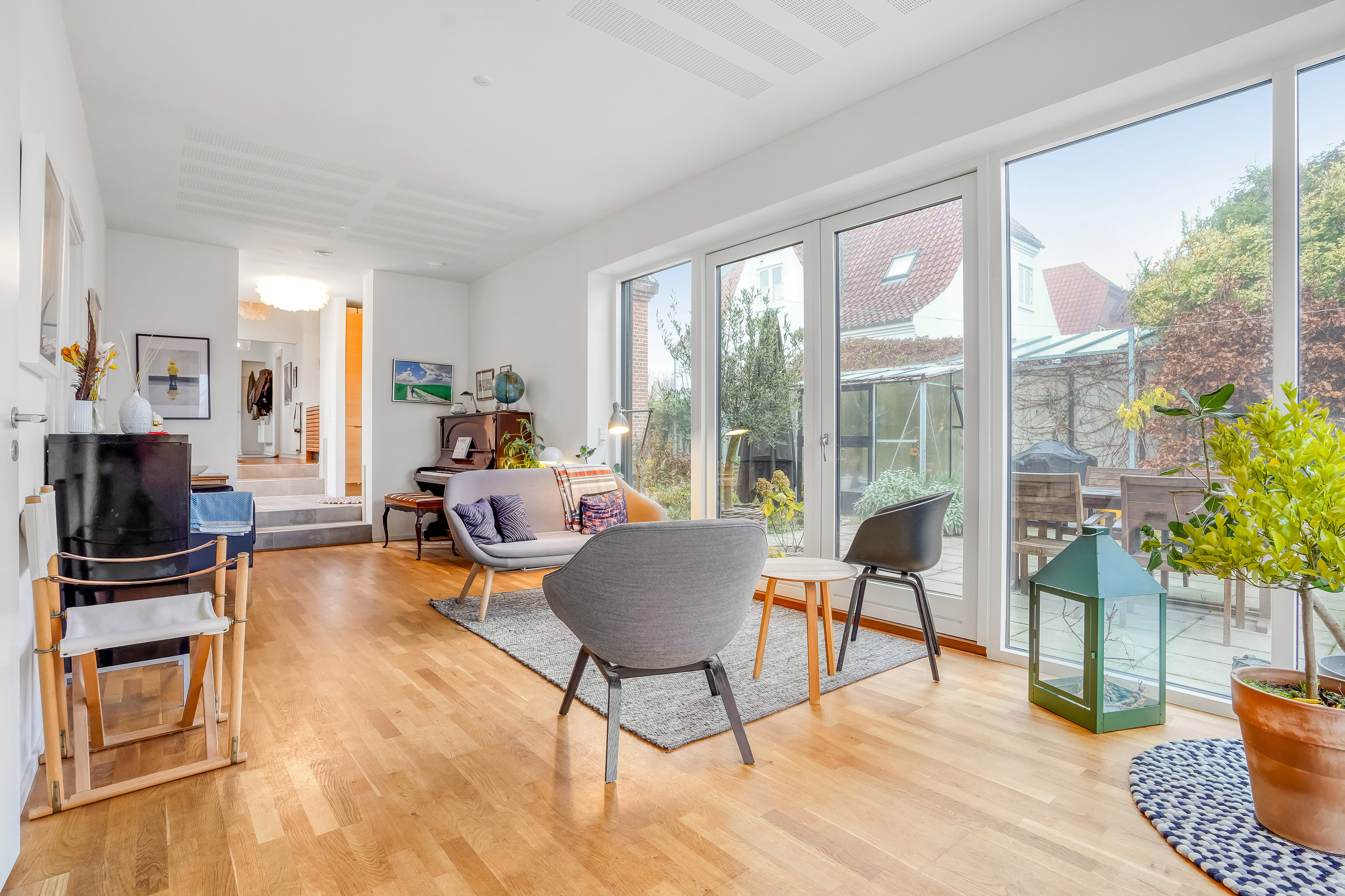 Fremhævet stue billede i fuldskærmstilstand. Billede af Langedamsvej 15, 5500 Middelfart