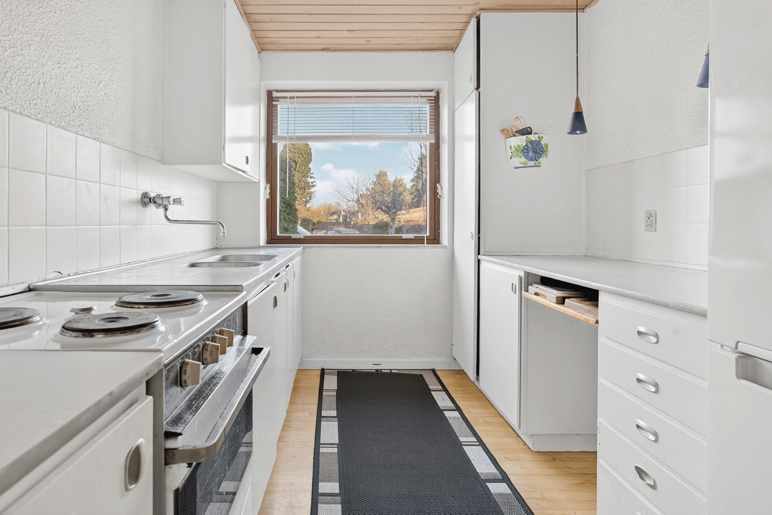 Fremhævet køkken billede i fuldskærmstilstand. Billede af Pæremosevej 33, 2750 Ballerup