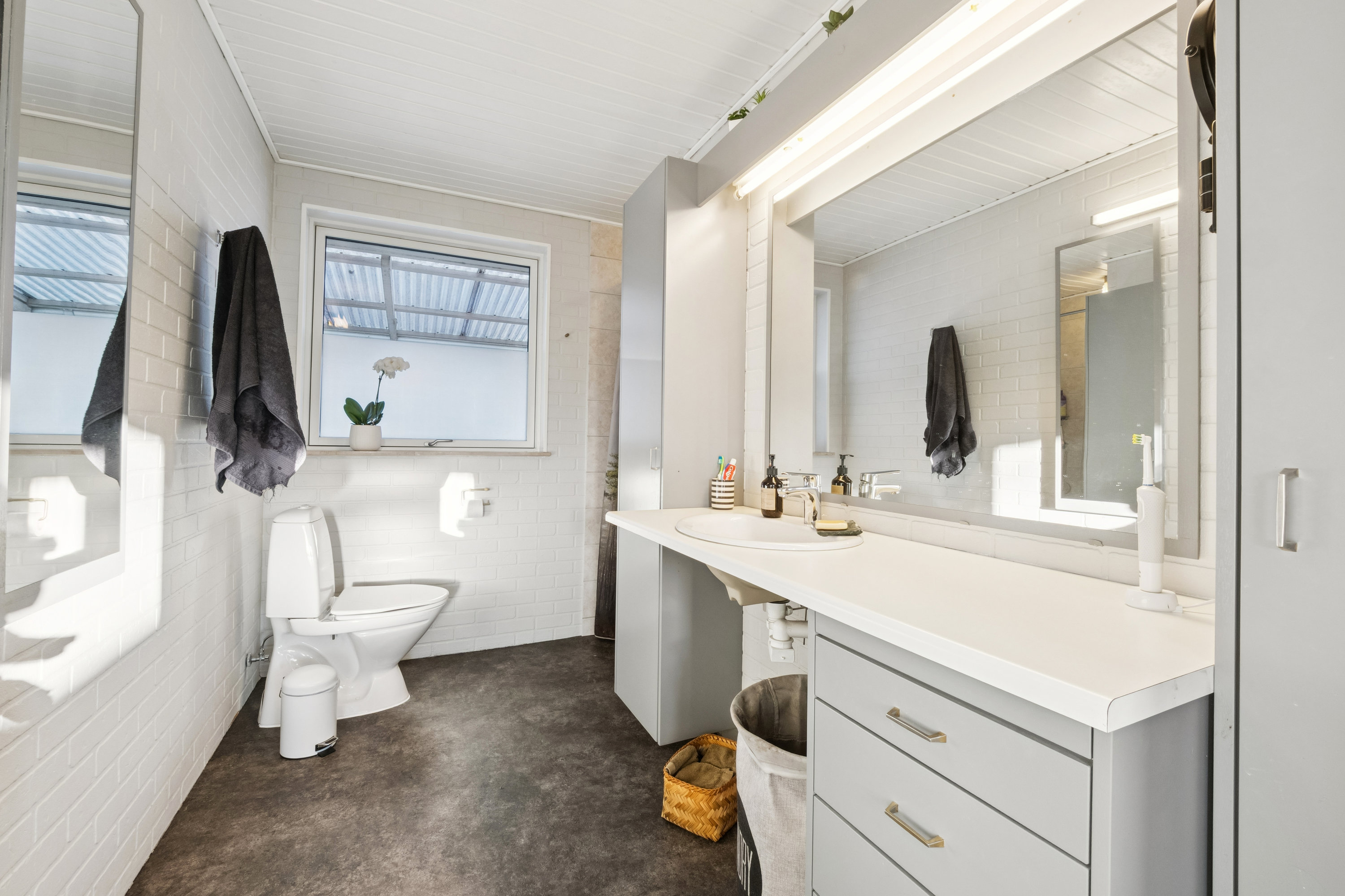 Fremhævet badeværelse billede i fuldskærmstilstand. Billede af Højlundsvej 105, 7800 Skive