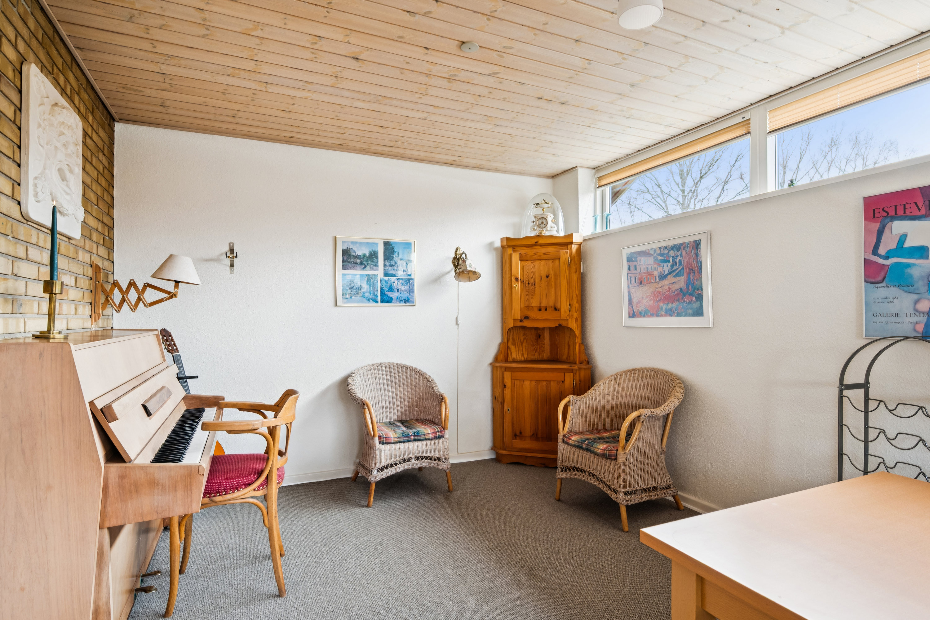 Fremhævet stue billede i fuldskærmstilstand. Billede af Tjørnevej 6, 8382 Hinnerup