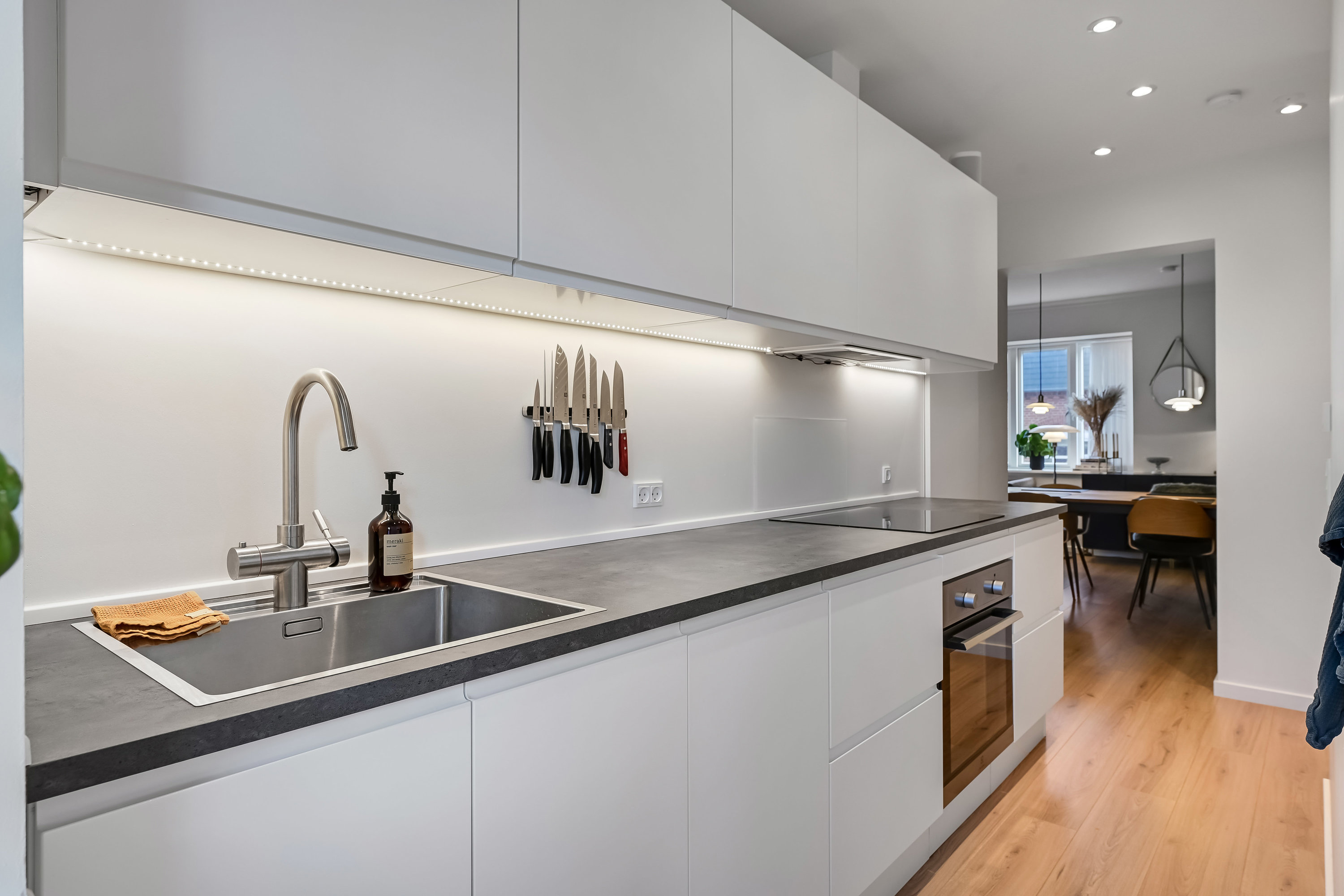 Fremhævet køkken billede i fuldskærmstilstand. Billede af Willemoesgade 48, st.. th., 6700 Esbjerg