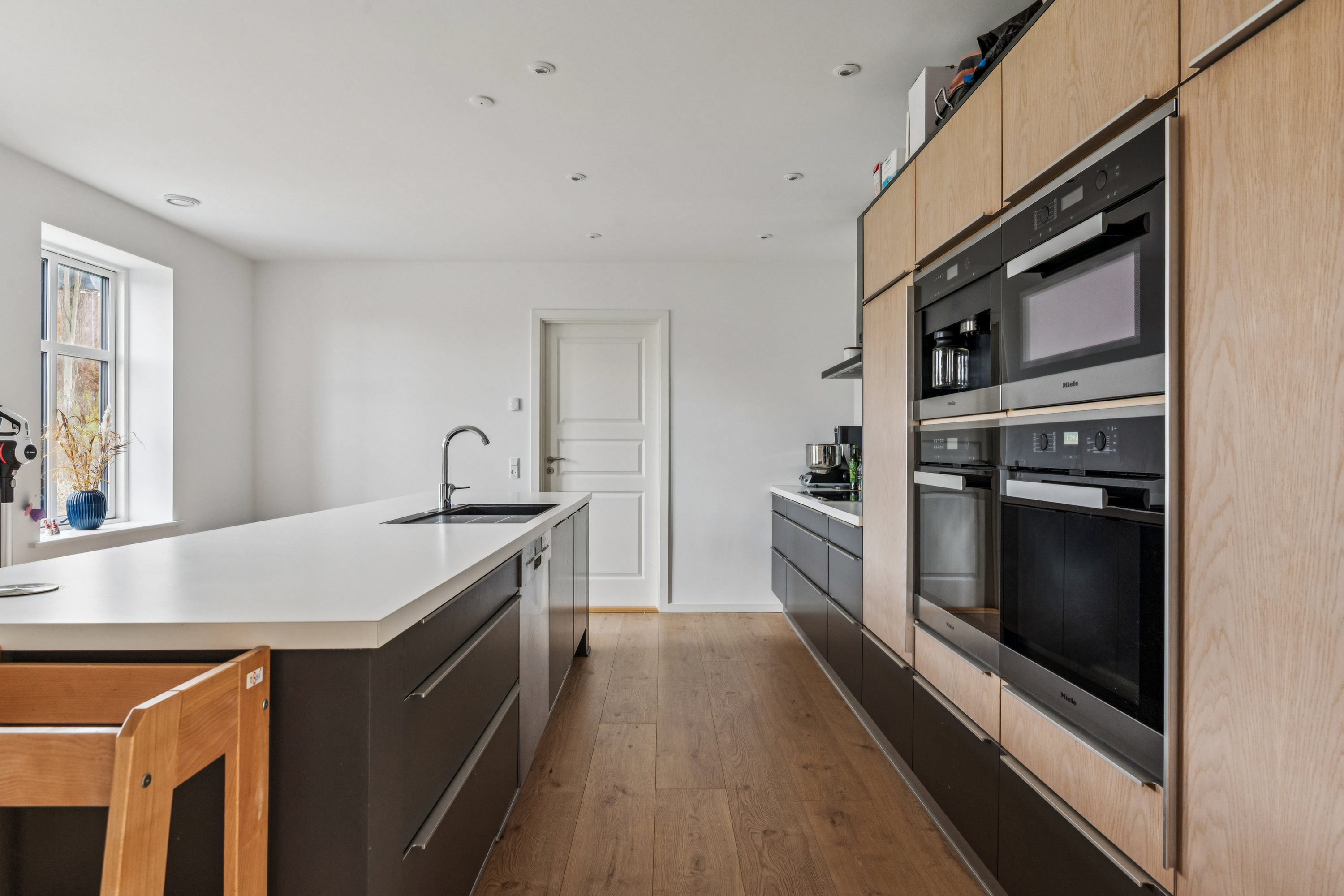 Fremhævet køkken billede i fuldskærmstilstand. Billede af Haldumlund 3, Haldum, 8382 Hinnerup