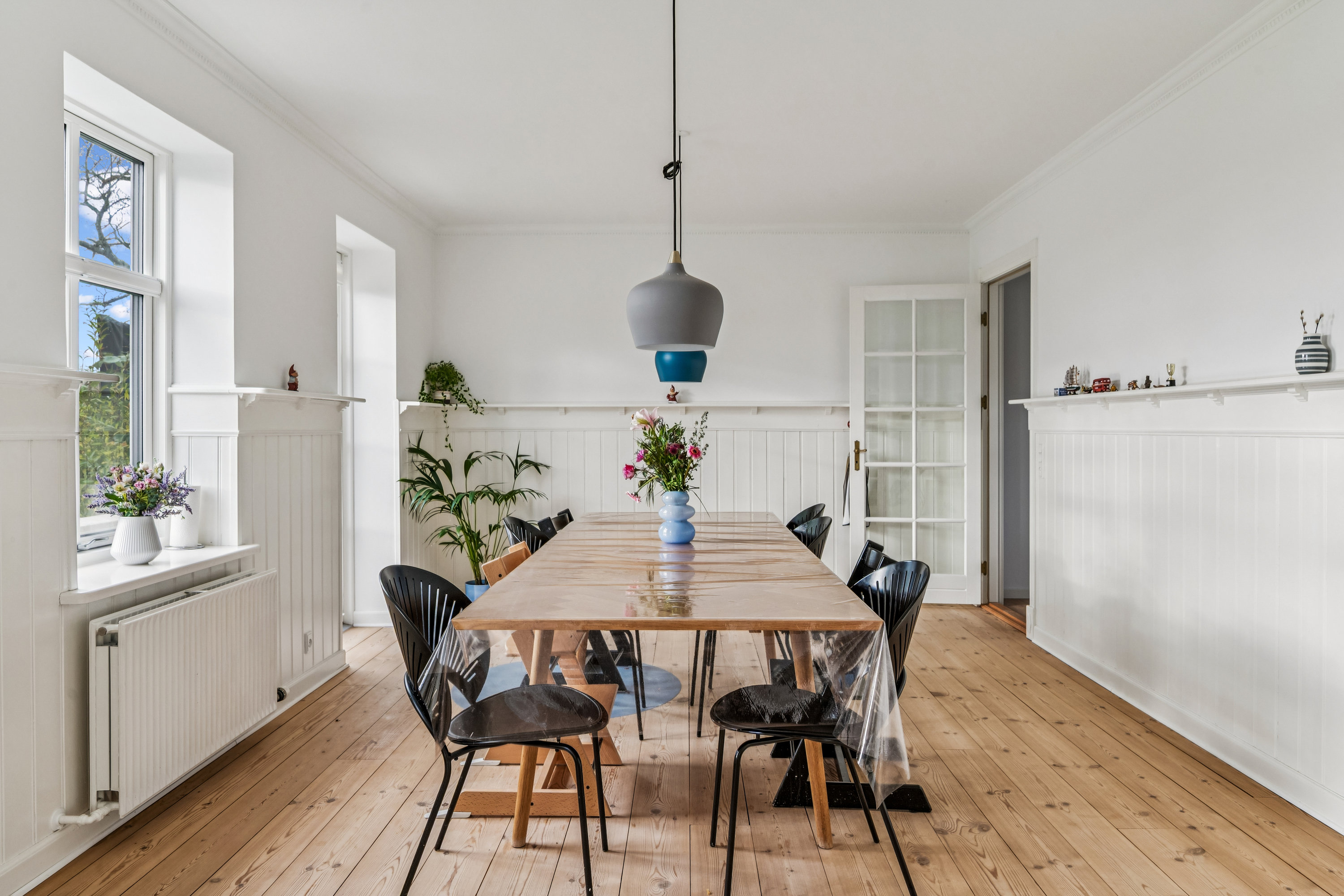 Fremhævet stue billede i fuldskærmstilstand. Billede af Haldumlund 3, Haldum, 8382 Hinnerup