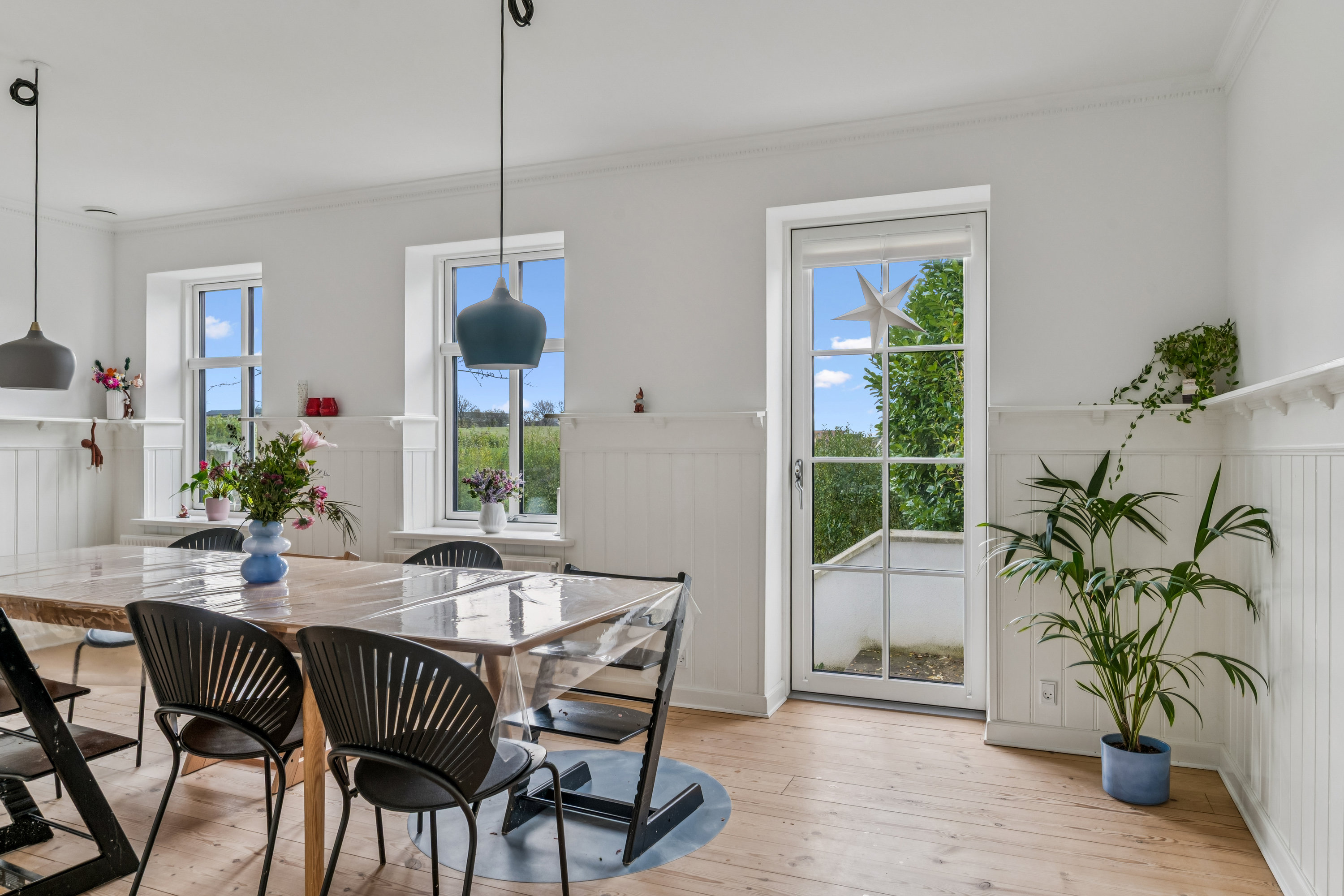 Fremhævet stue billede i fuldskærmstilstand. Billede af Haldumlund 3, Haldum, 8382 Hinnerup