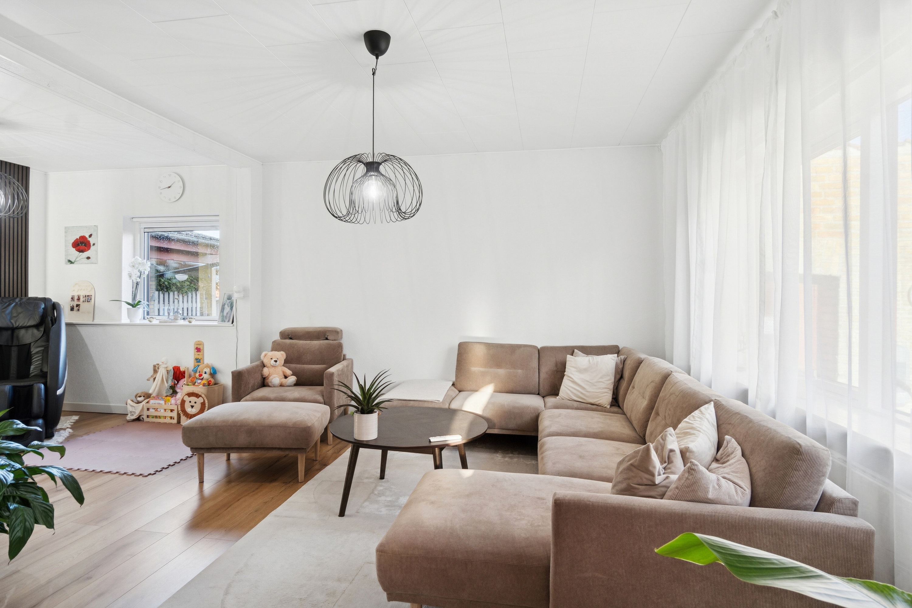 Fremhævet stue billede i fuldskærmstilstand. Billede af Valbygårdsvej 60, 4200 Slagelse