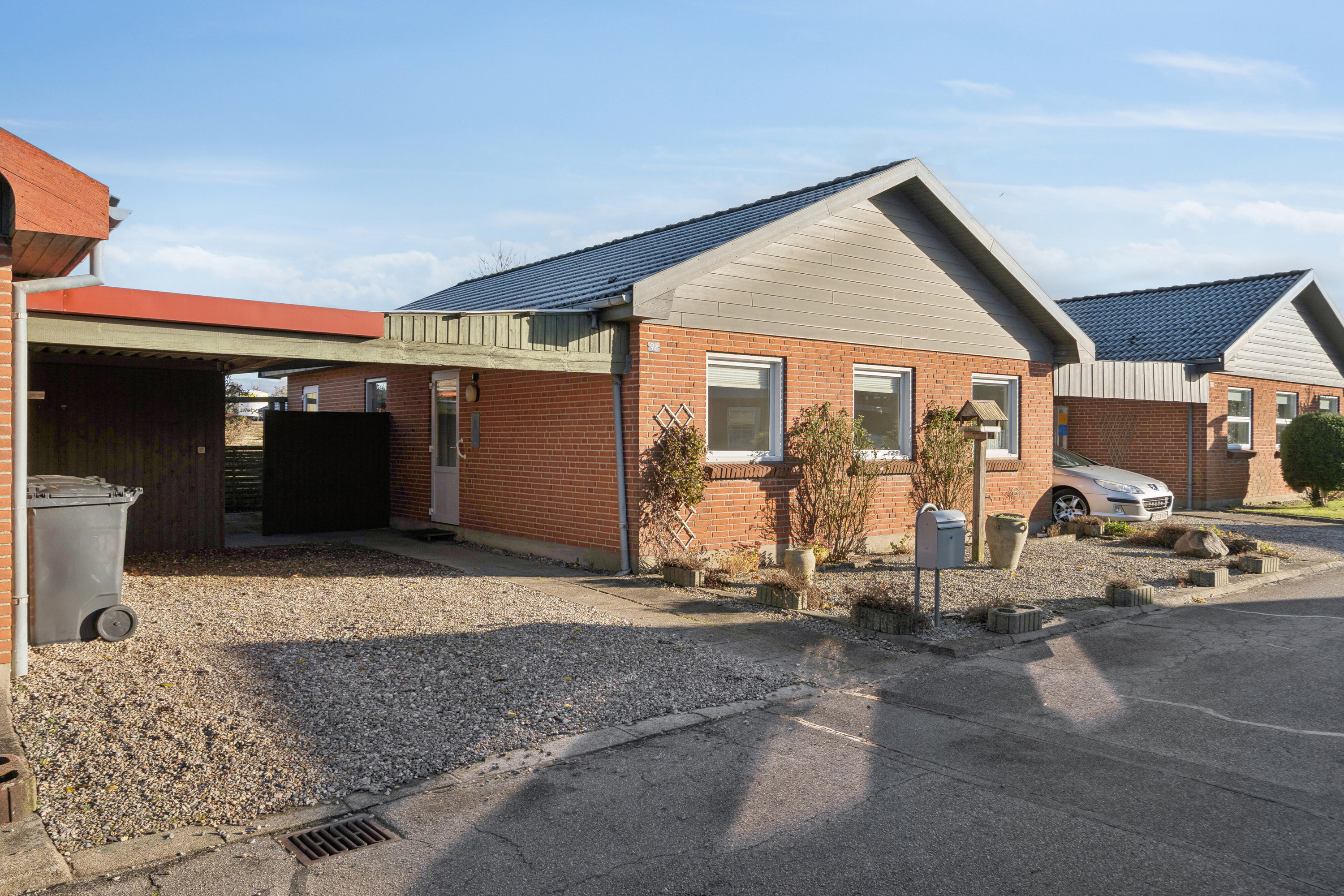 Miniaturebillede 1: set fra vejen. Billede af Toften 92, 6330 Padborg