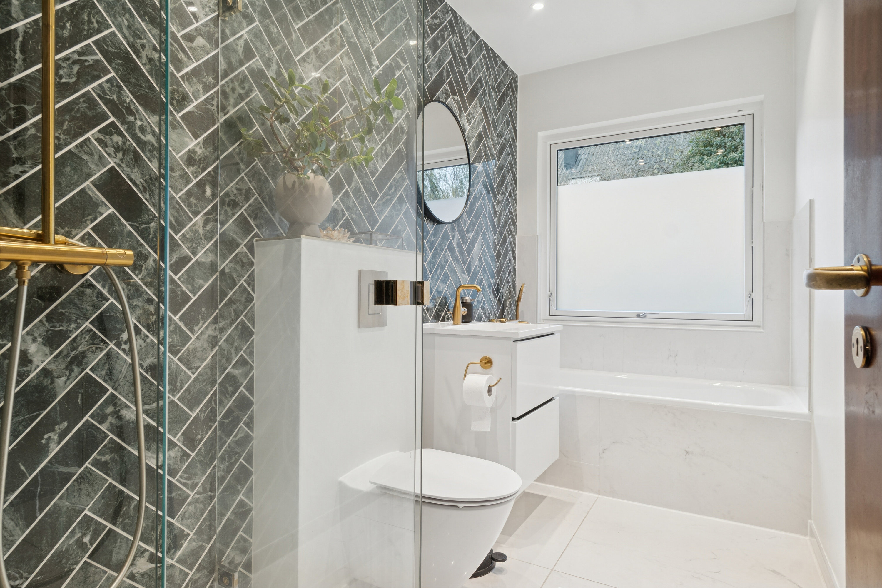 Fremhævet badeværelse billede i fuldskærmstilstand. Billede af Carinavej 8, 8270 Højbjerg