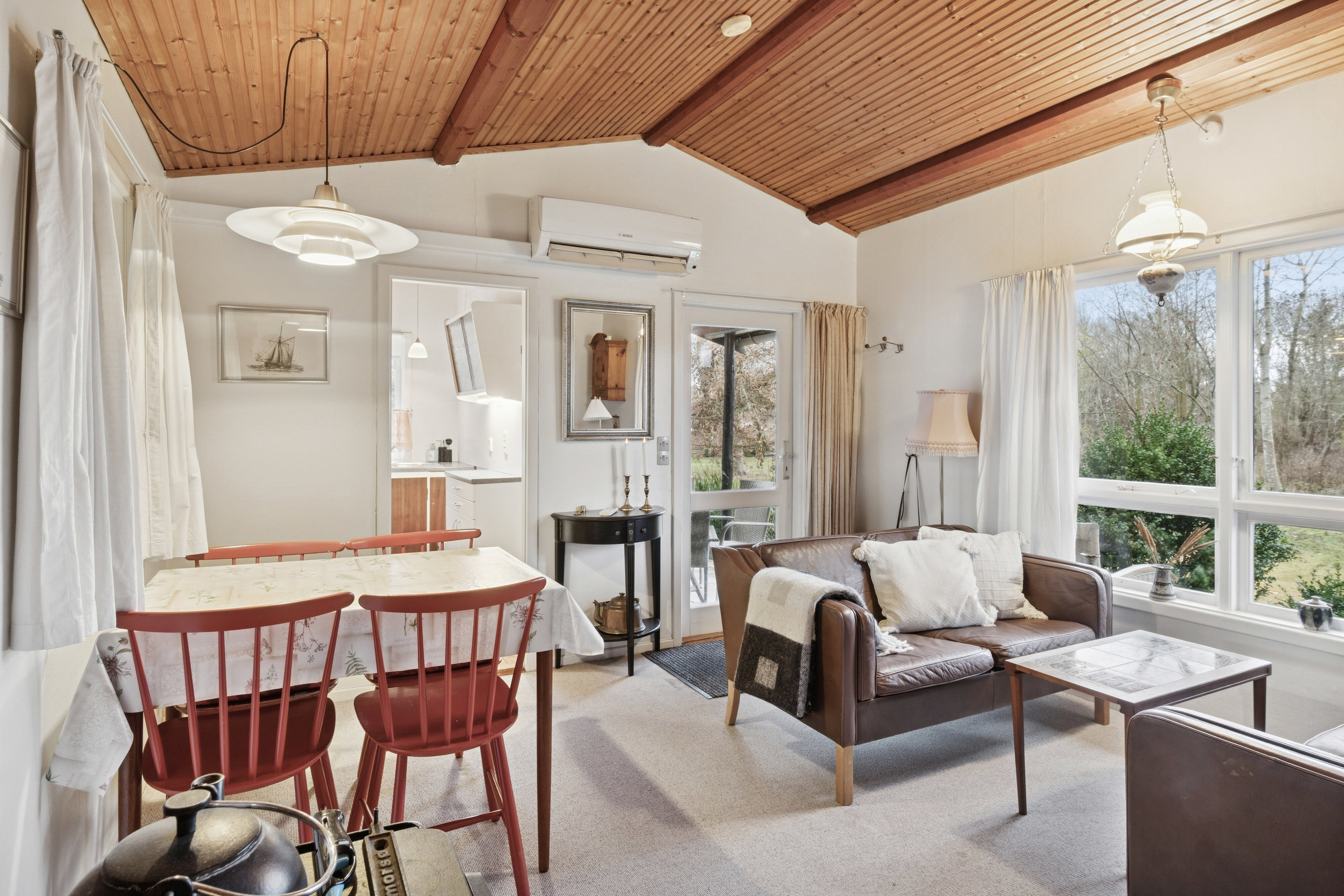 Fremhævet stue billede i fuldskærmstilstand. Billede af Elsdyrvej 10, Indelukket, 4550 Asnæs