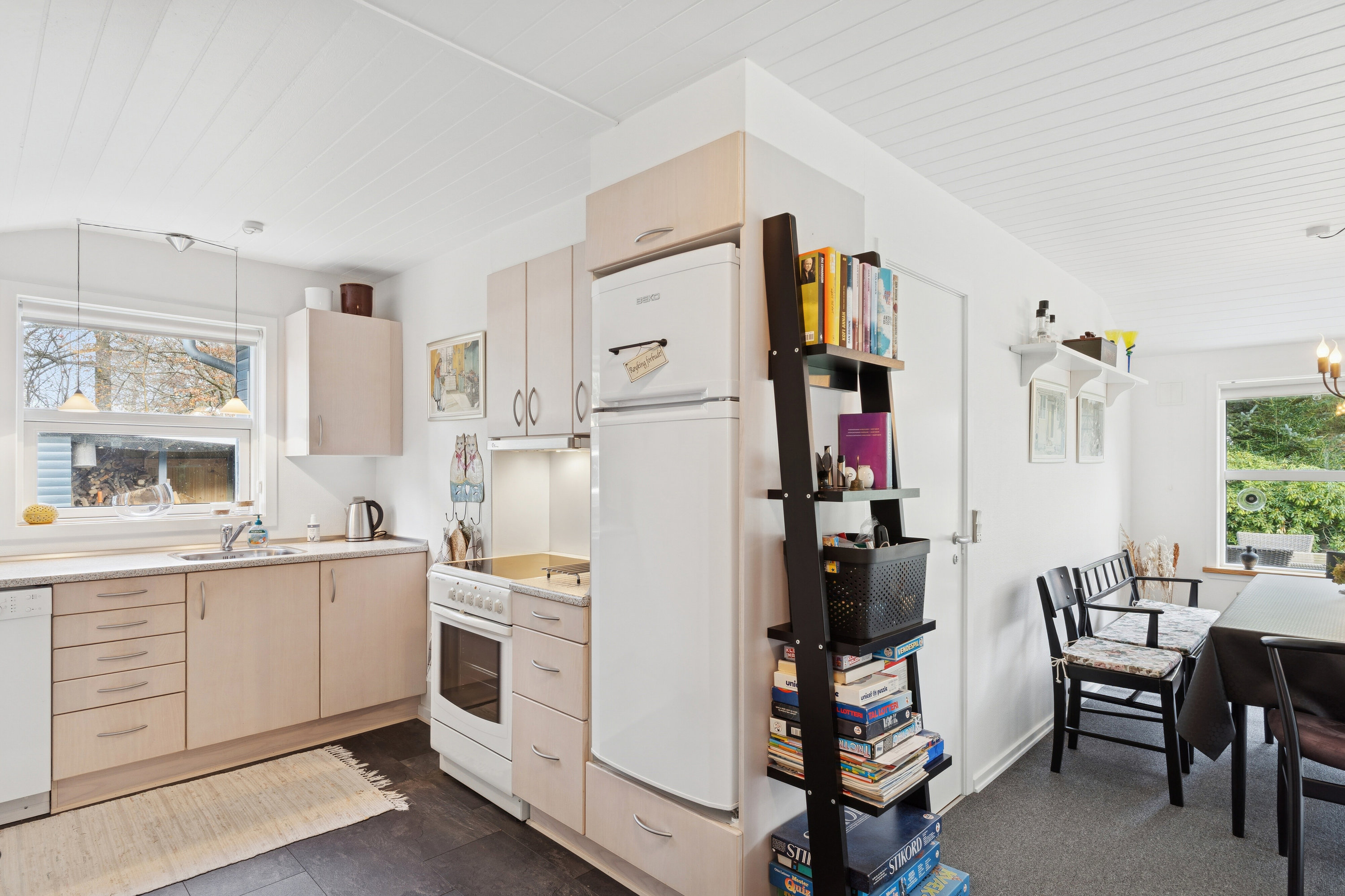 Fremhævet køkken billede i fuldskærmstilstand. Billede af Skovvej 7, Sunddraget, 7790 Thyholm