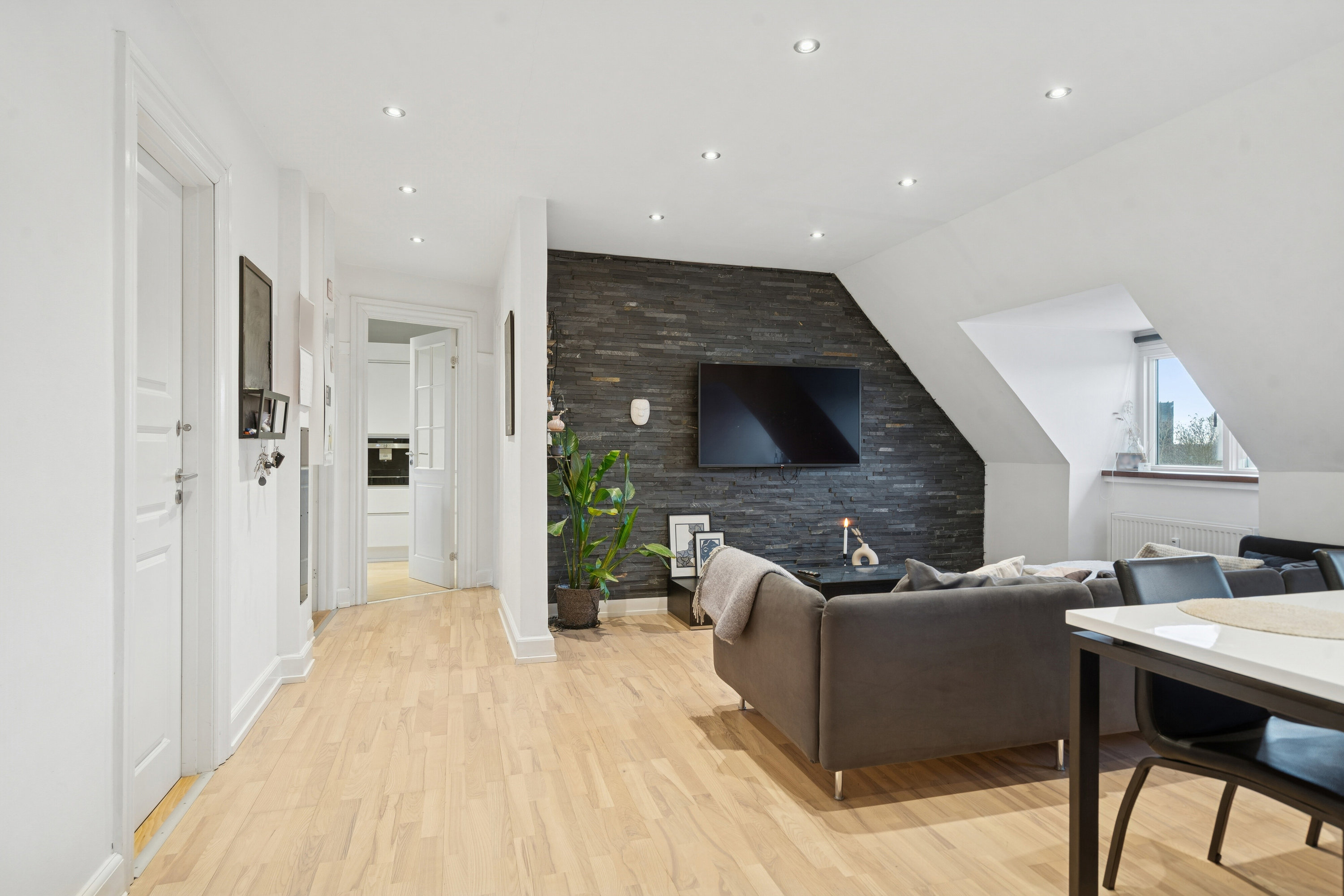 Fremhævet stue billede i fuldskærmstilstand. Billede af Skibhusvej 9, 4. th., 5000 Odense C