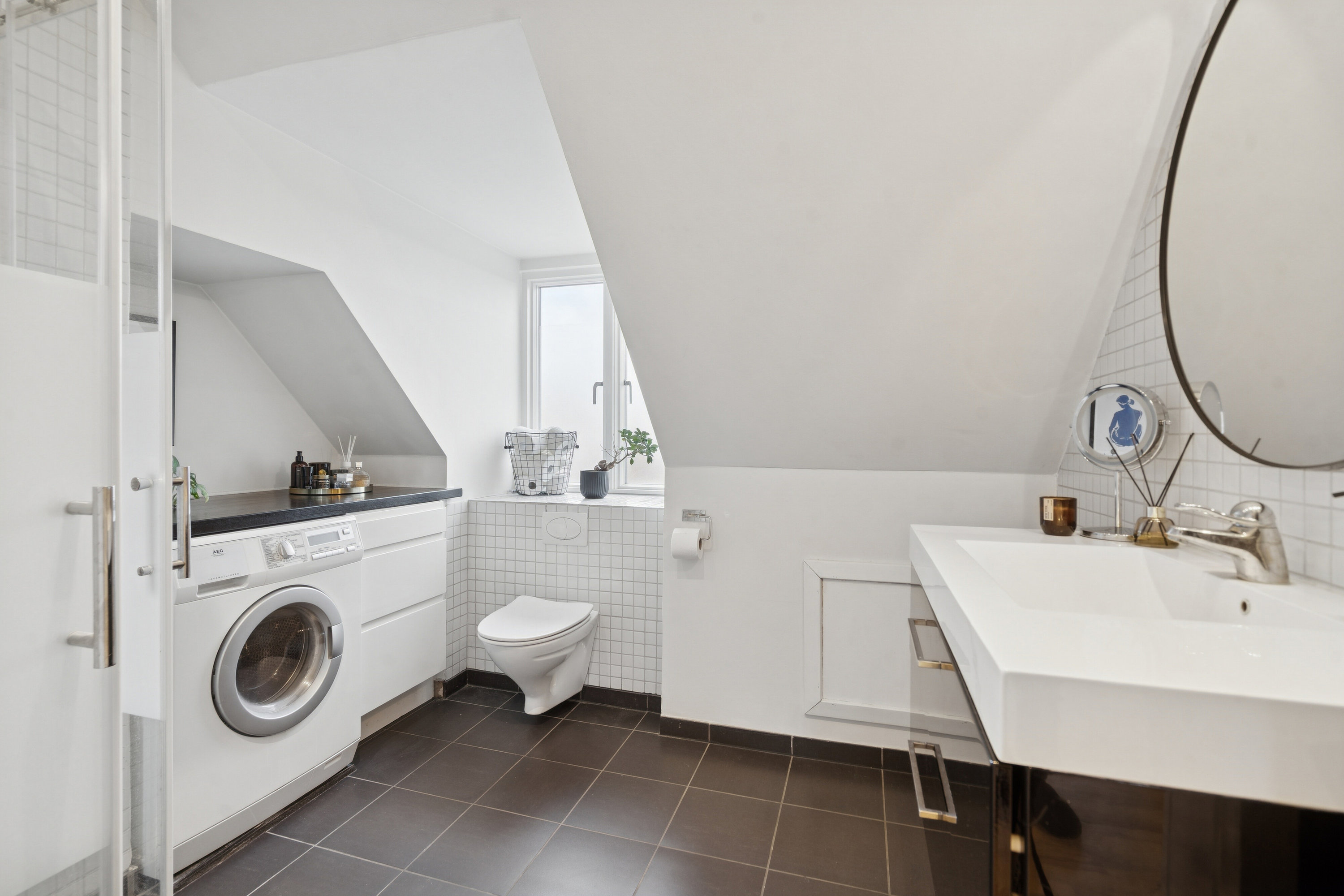 Fremhævet badeværelse billede i fuldskærmstilstand. Billede af Skibhusvej 9, 4. th., 5000 Odense C