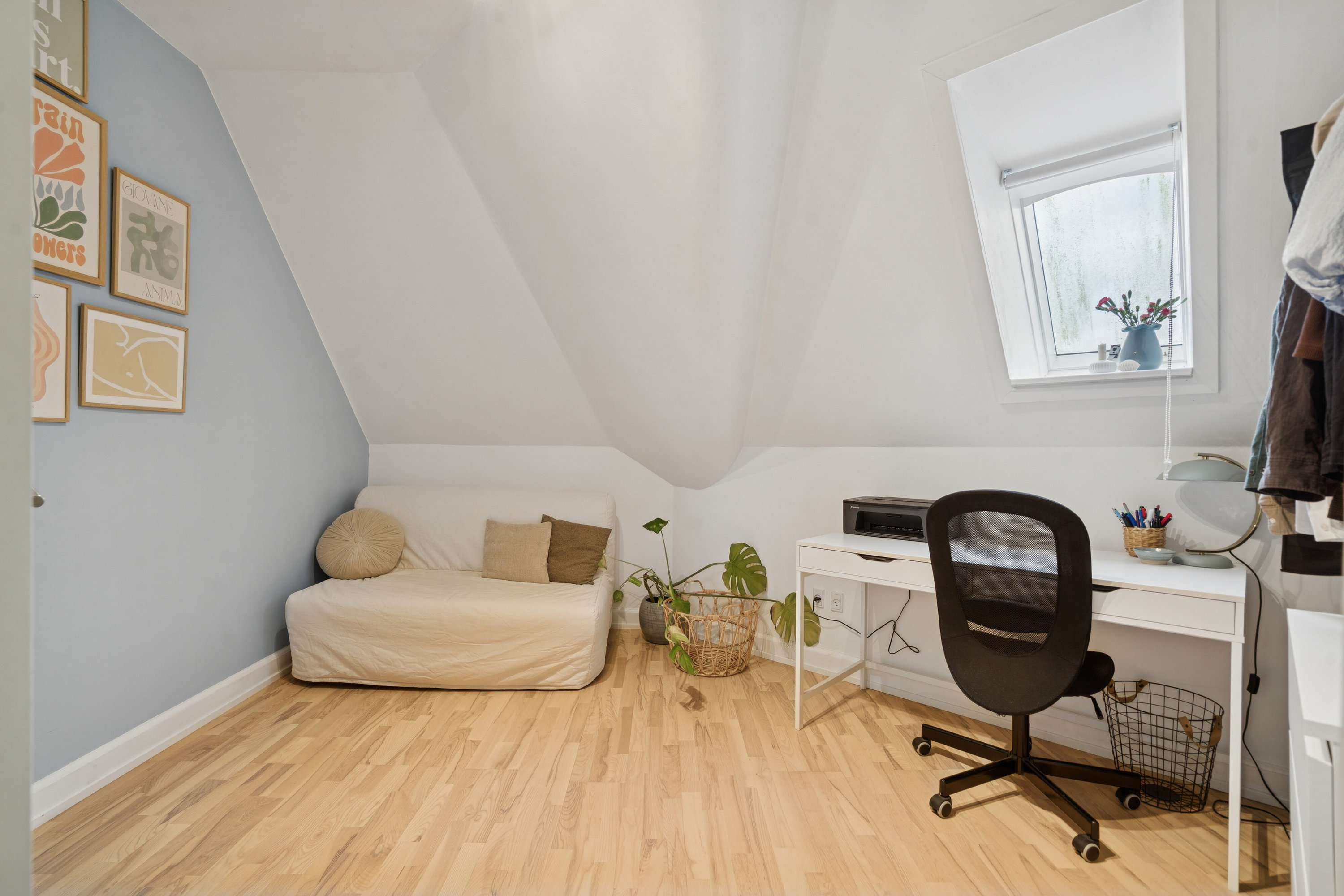 Fremhævet arbejdsværelse billede i fuldskærmstilstand. Billede af Skibhusvej 9, 4. th., 5000 Odense C