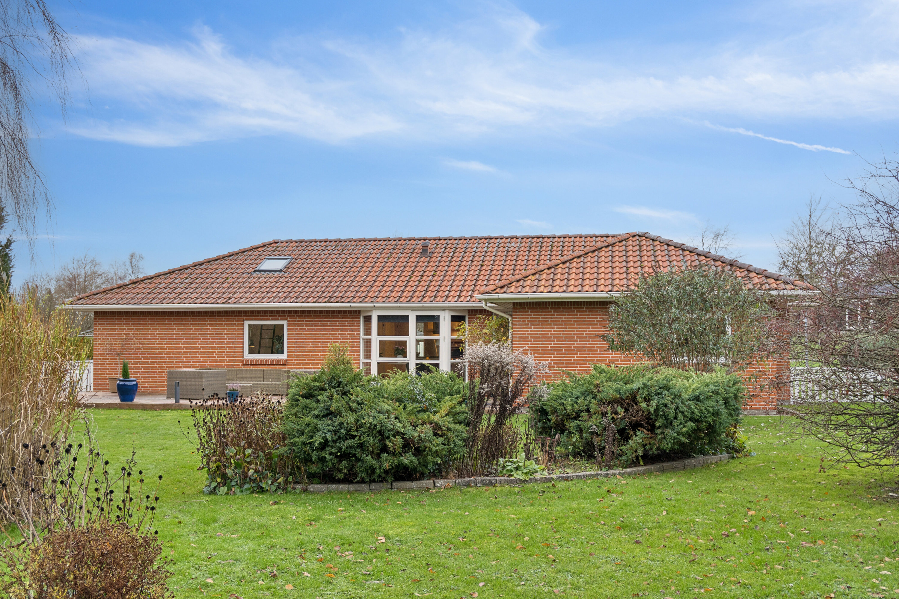 Fremhævet set fra haven billede i fuldskærmstilstand. Billede af Plantagevej 77, 5462 Morud