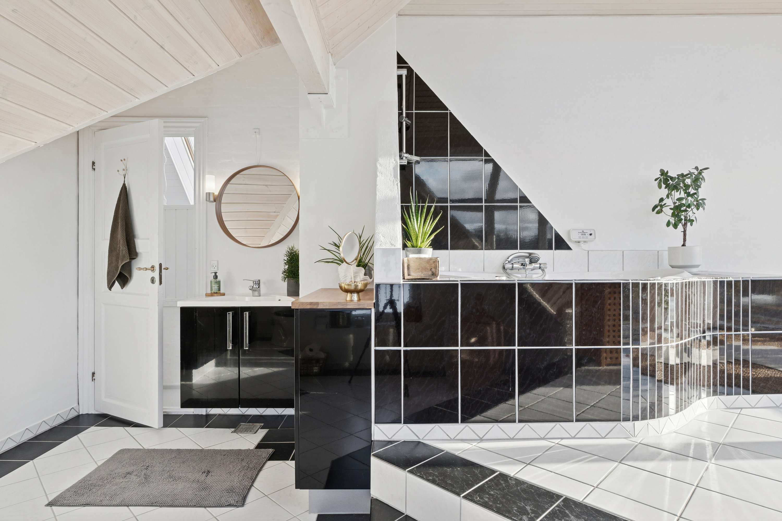 Fremhævet badeværelse billede i fuldskærmstilstand. Billede af Bavnbak 7, Klitmøller, 7700 Thisted