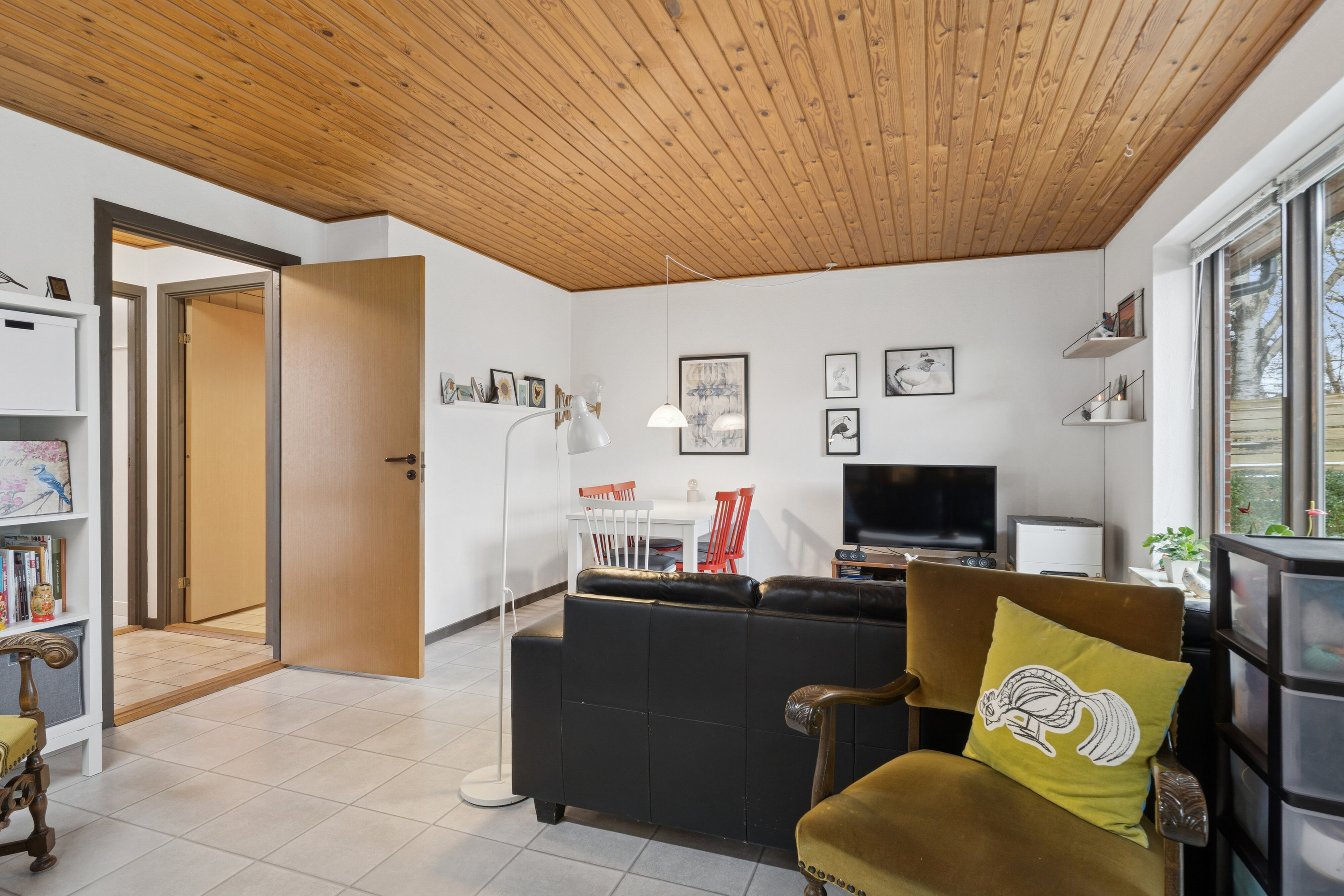 Fremhævet stue billede i fuldskærmstilstand. Billede af Tårnvej 17C, Østerild, 7700 Thisted