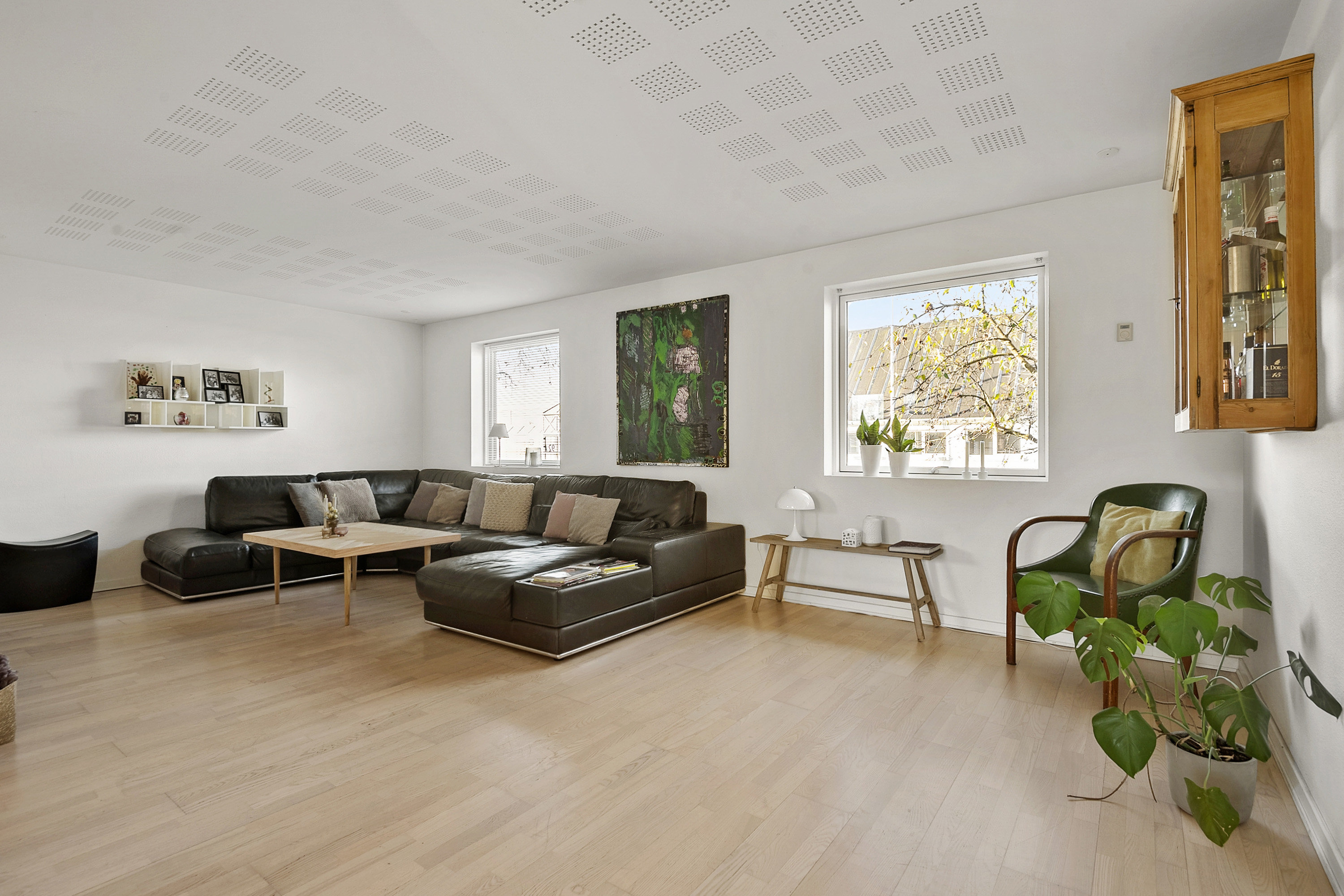 Fremhævet stue billede i fuldskærmstilstand. Billede af Laboratorievej 12, 6800 Varde