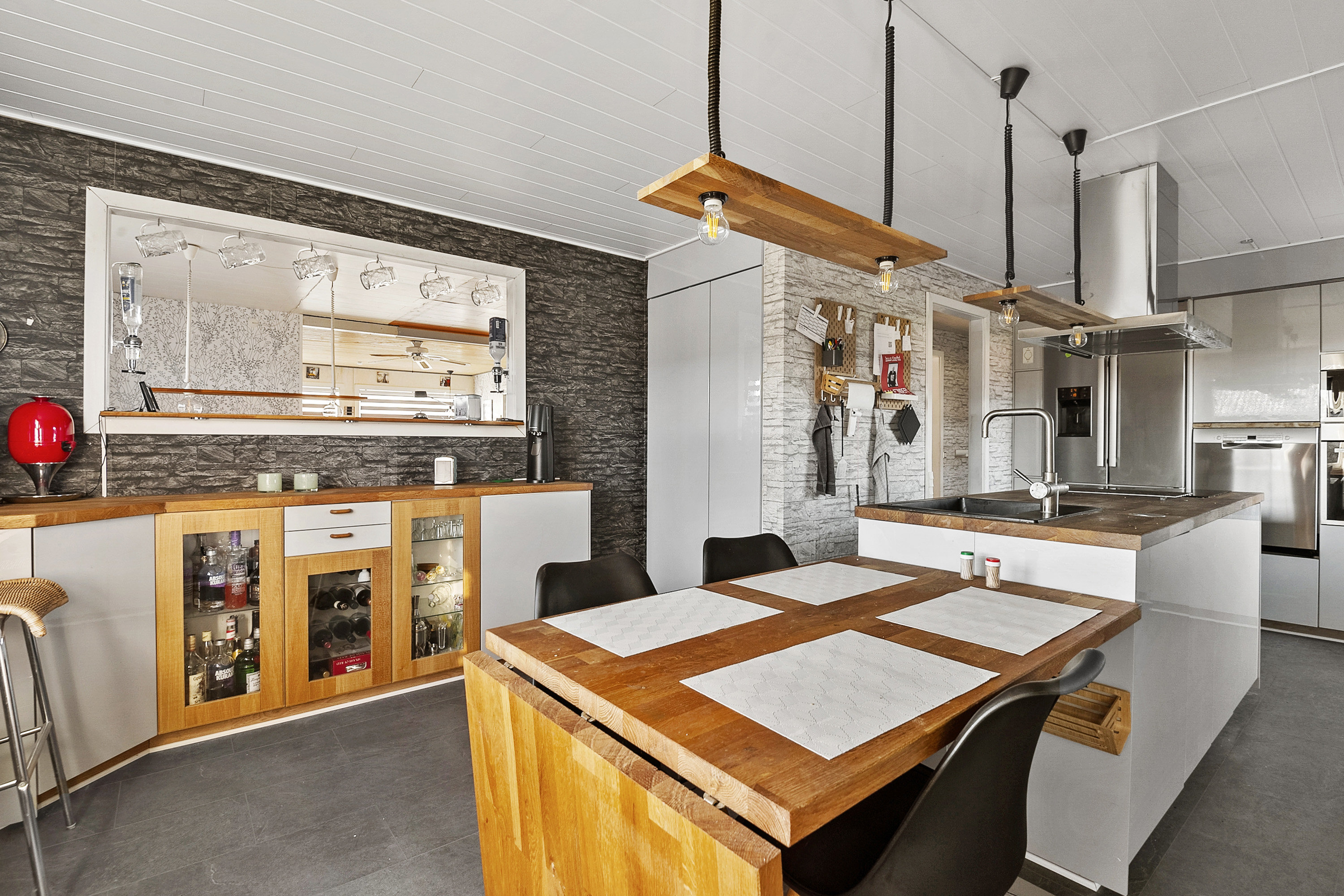 Fremhævet køkken billede i fuldskærmstilstand. Billede af Åtoften 122, 6710 Esbjerg V