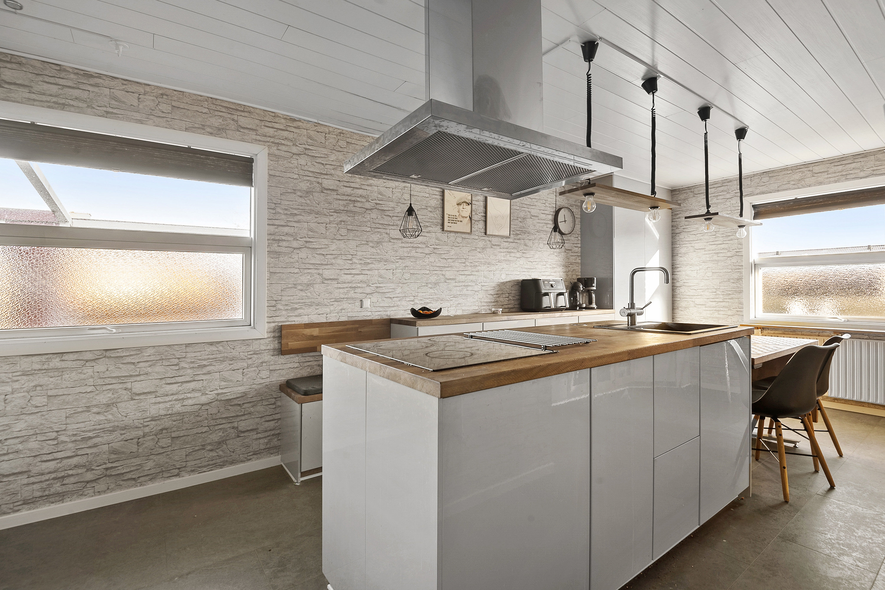 Fremhævet køkken billede i fuldskærmstilstand. Billede af Åtoften 122, 6710 Esbjerg V