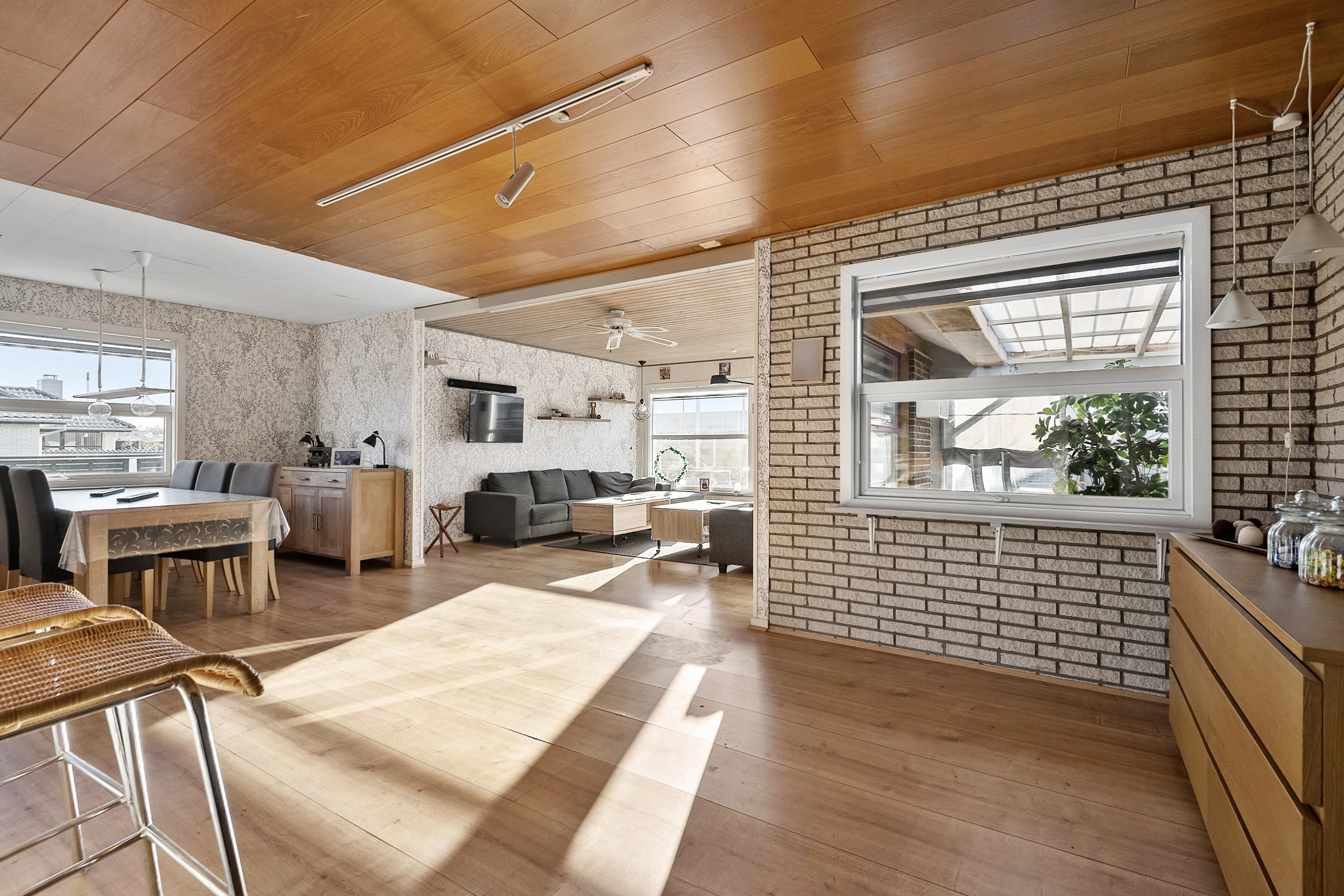 Fremhævet stue billede i fuldskærmstilstand. Billede af Åtoften 122, 6710 Esbjerg V