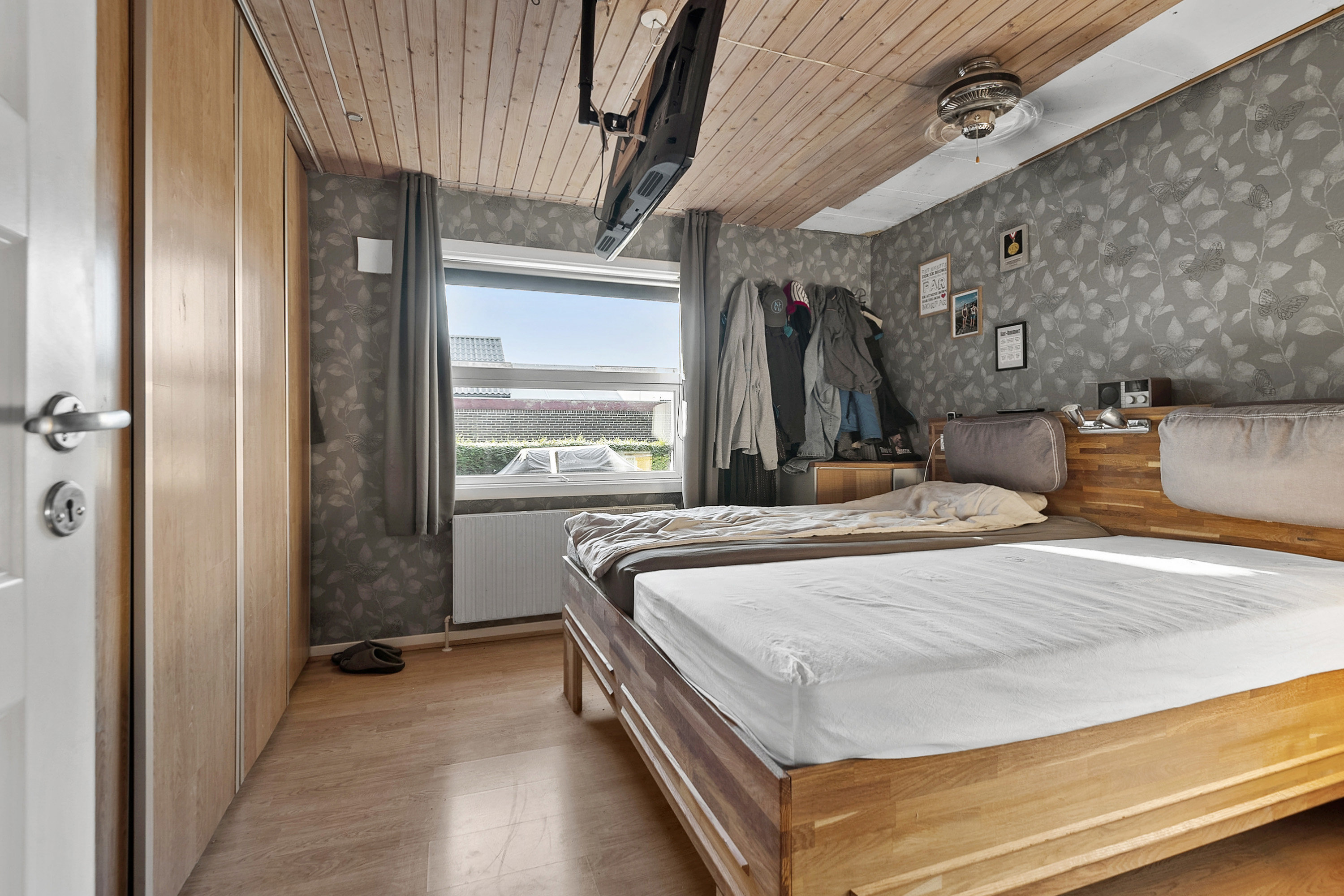 Fremhævet soveværelse billede i fuldskærmstilstand. Billede af Åtoften 122, 6710 Esbjerg V