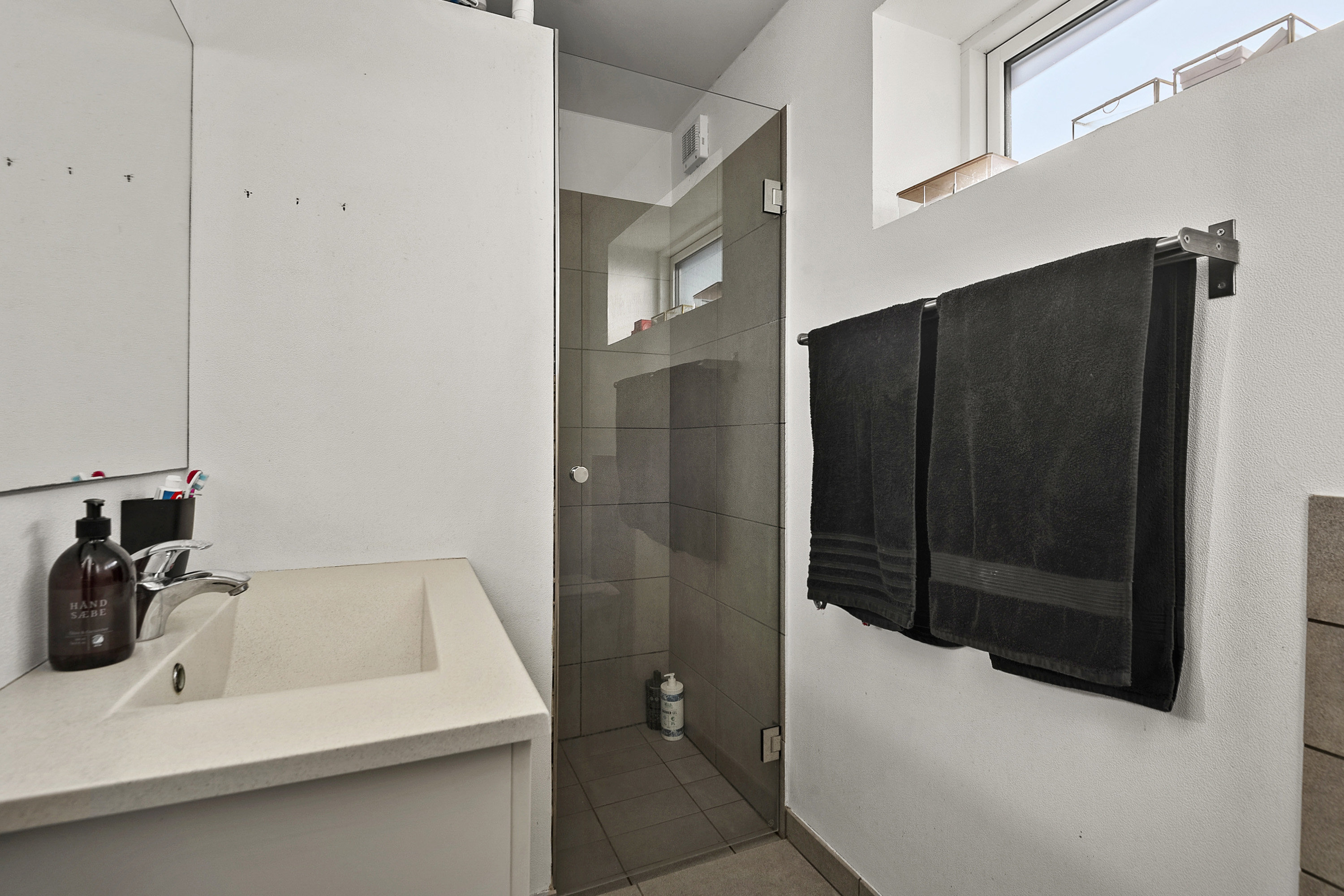 Fremhævet badeværelse billede i fuldskærmstilstand. Billede af Laboratorievej 12, 6800 Varde