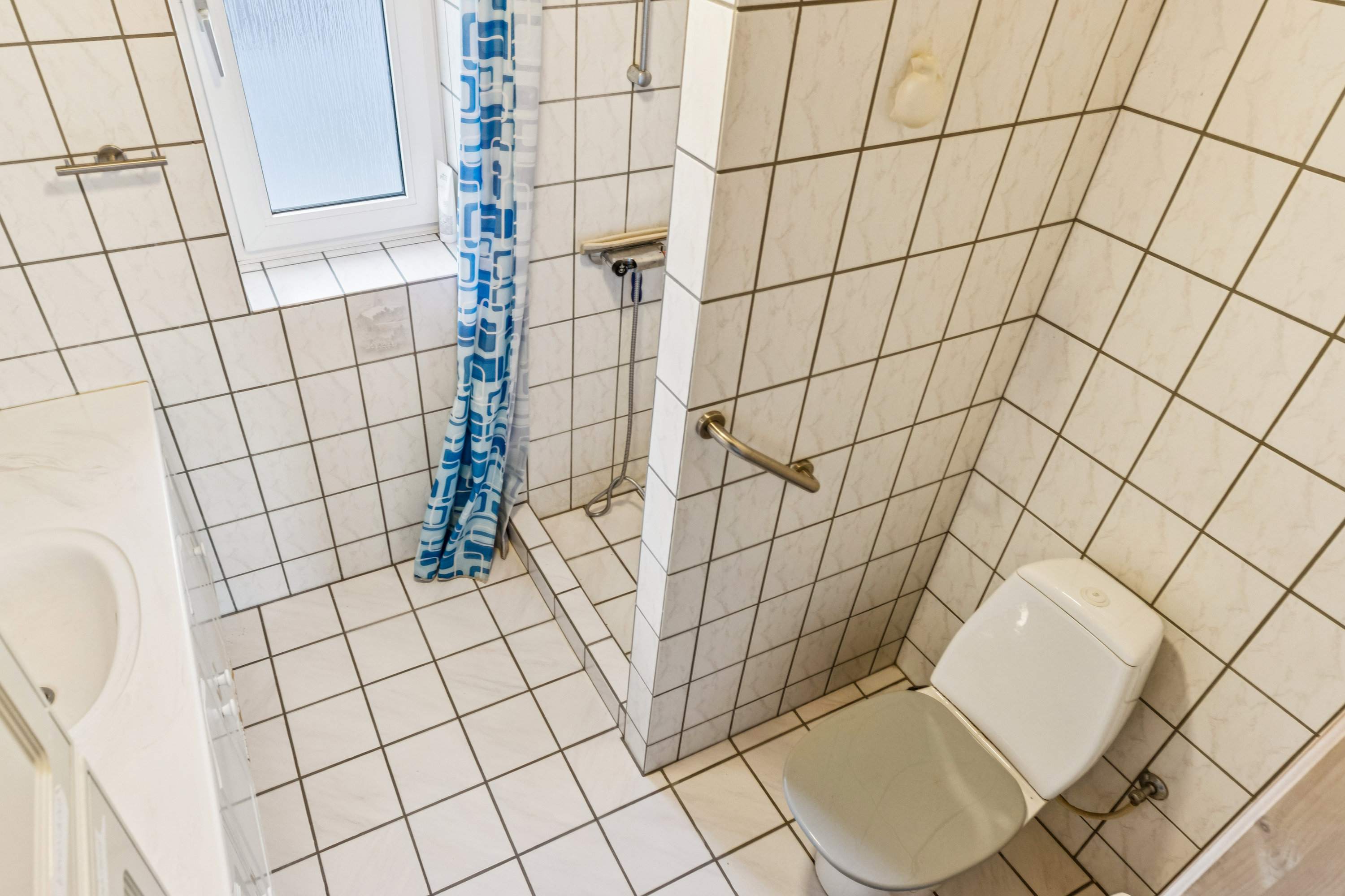 Fremhævet badeværelse billede i fuldskærmstilstand. Billede af Roagervej 281, Kirkeby, 6760 Ribe