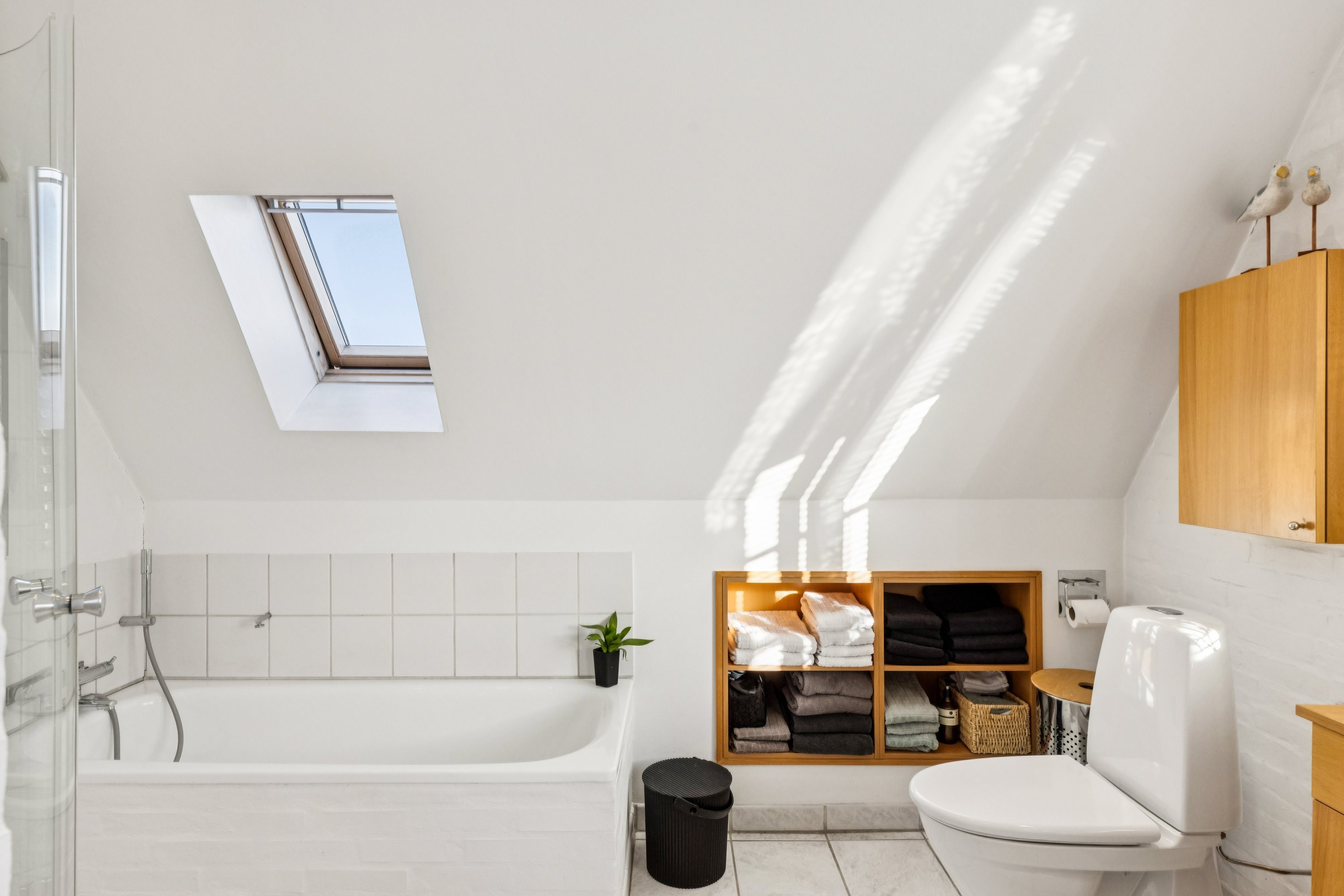 Fremhævet badeværelse billede i fuldskærmstilstand. Billede af Albert Skeels Gade 13, 6760 Ribe