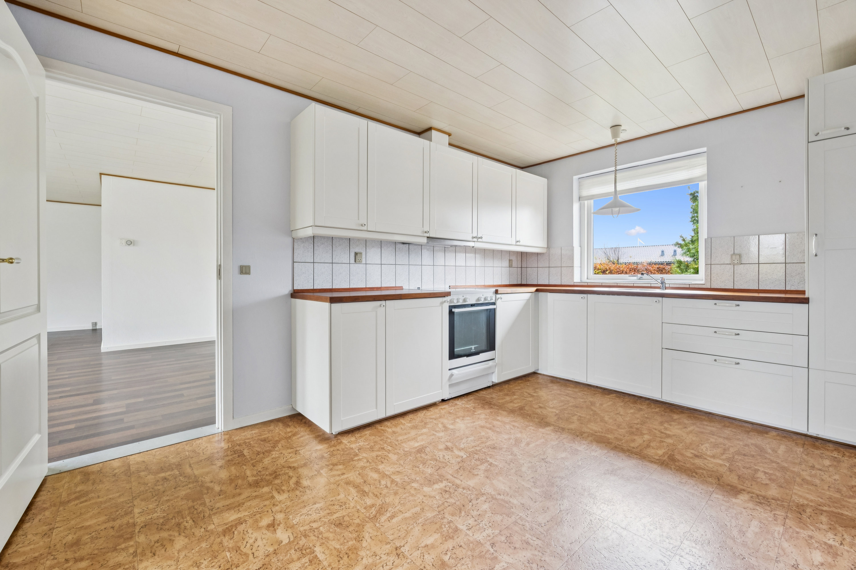 Fremhævet køkken billede i fuldskærmstilstand. Billede af Byvangen 6B, 4673 Rødvig Stevns