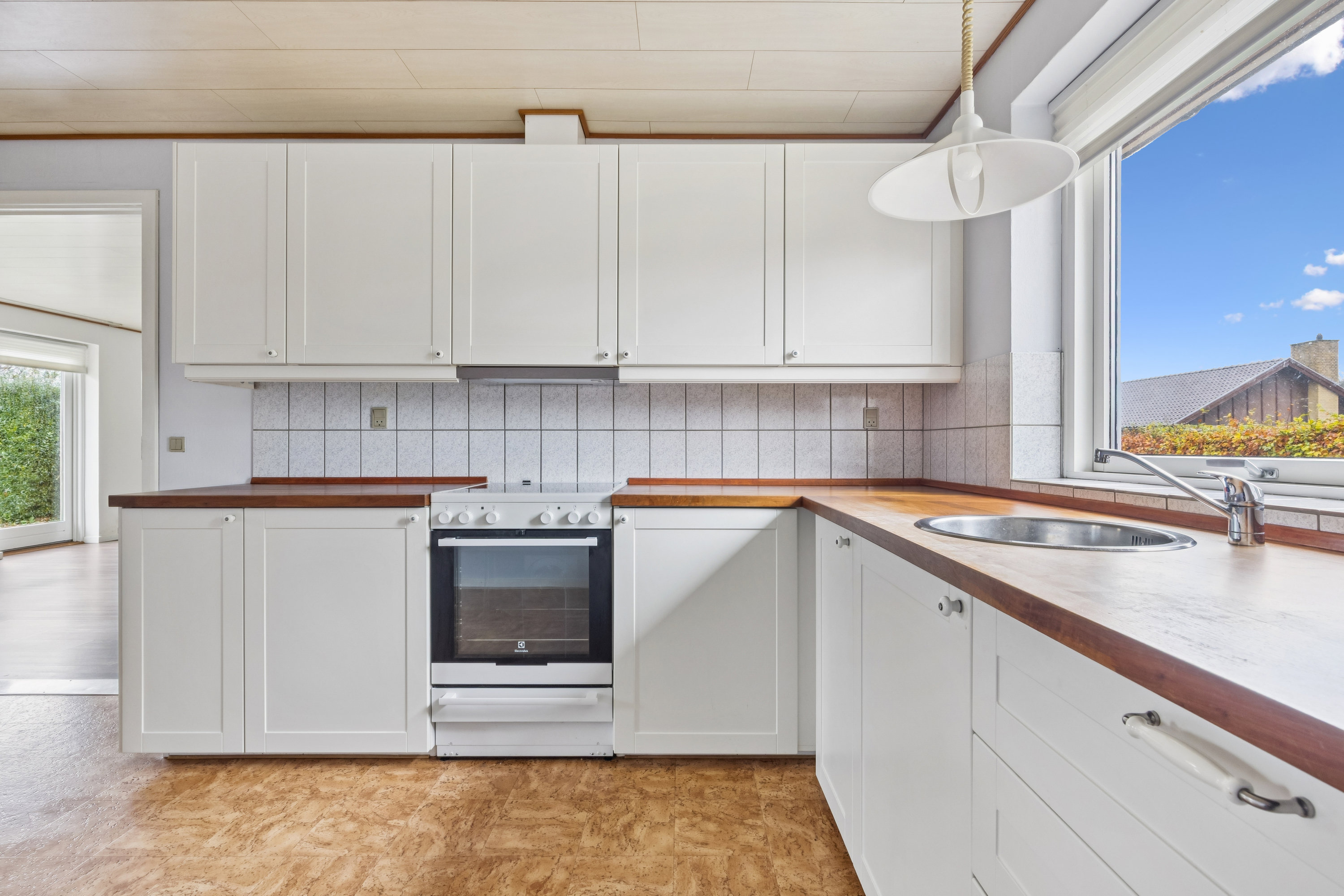 Fremhævet køkken billede i fuldskærmstilstand. Billede af Byvangen 6B, 4673 Rødvig Stevns