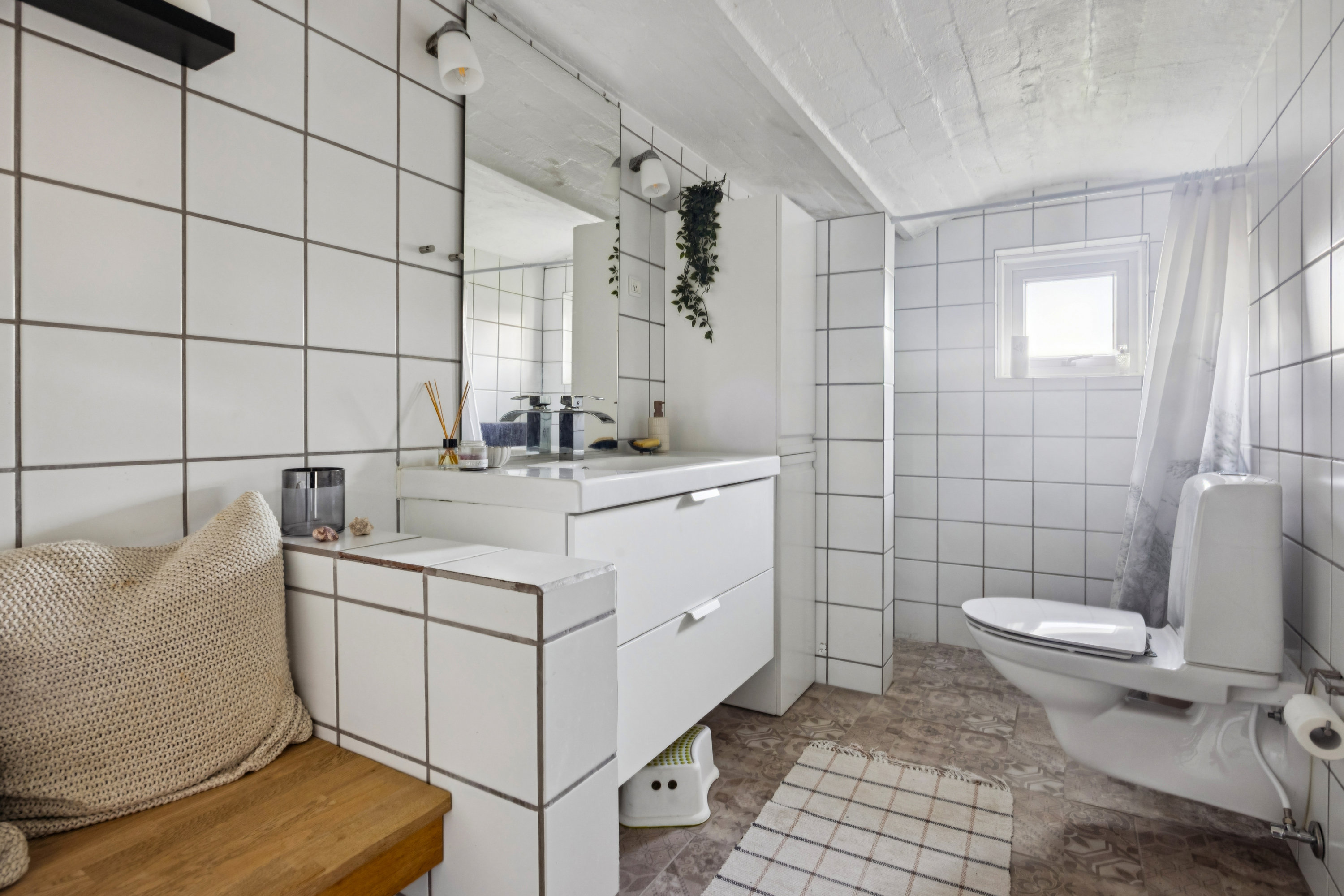 Fremhævet badeværelse billede i fuldskærmstilstand. Billede af Erik Banners Vej 45, Attrup, 9460 Brovst