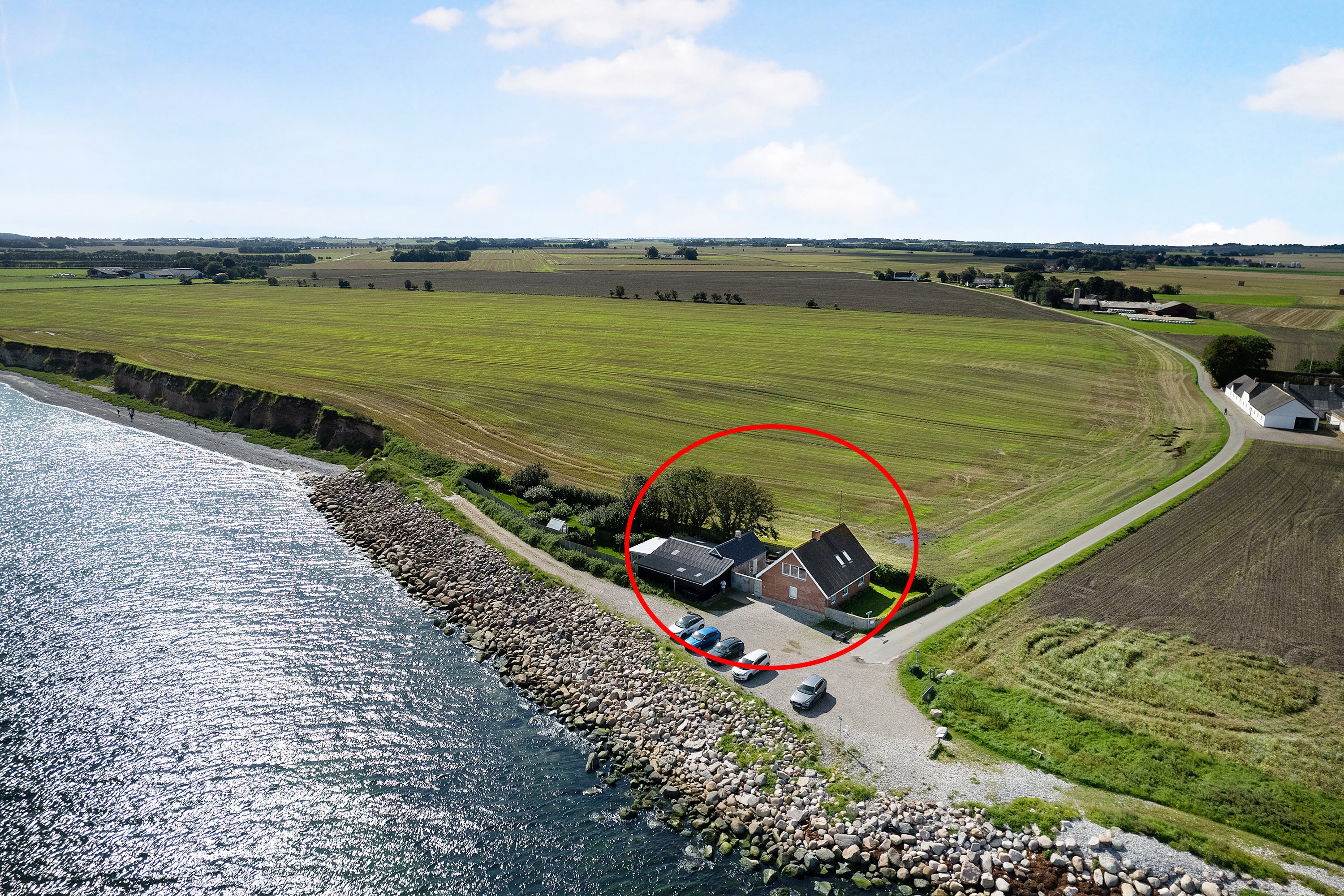 Fremhævet andet billede i fuldskærmstilstand. Billede af Karlby Strandvej 6, 8500 Grenaa