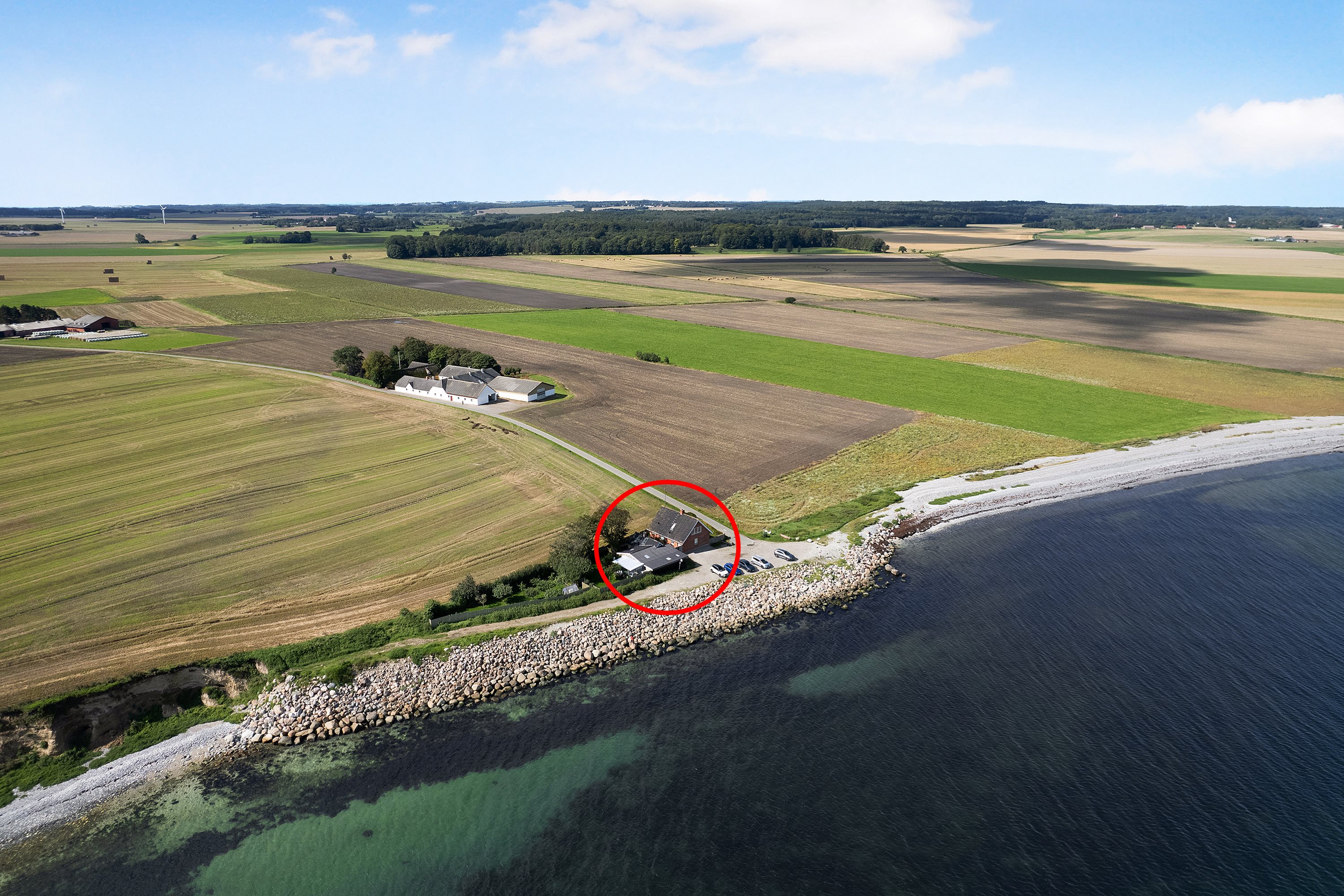 Fremhævet andet billede i fuldskærmstilstand. Billede af Karlby Strandvej 6, 8500 Grenaa